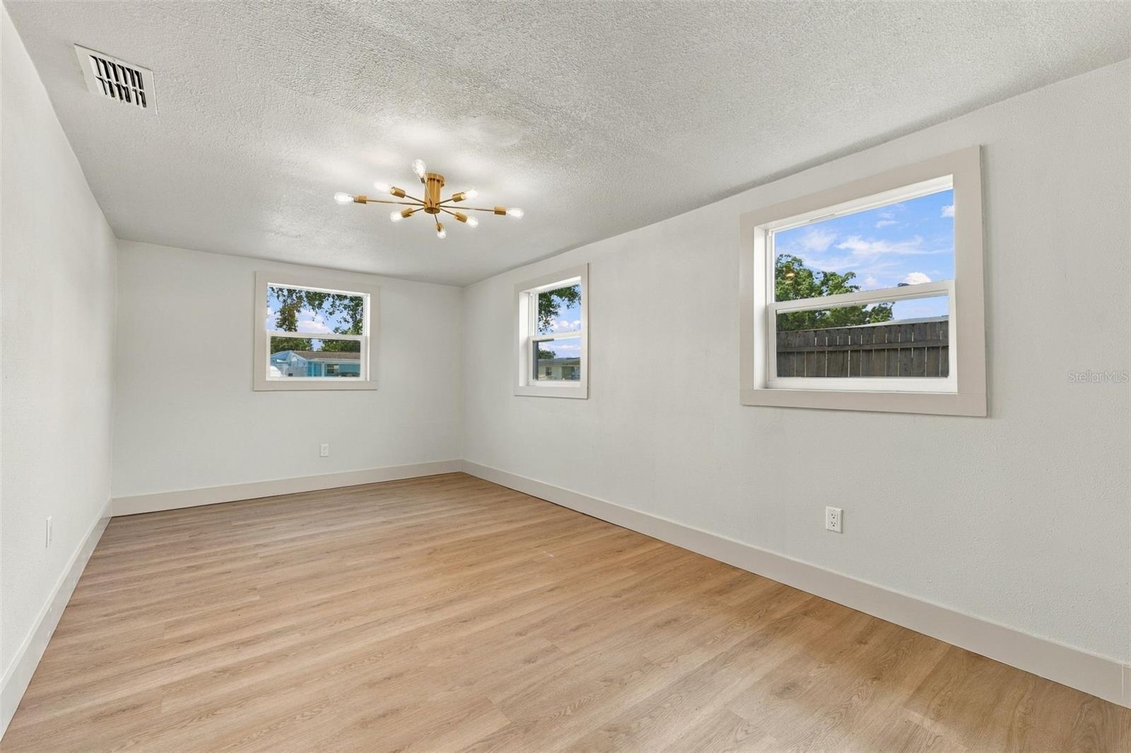 4531 W Fern St Property Photo 19