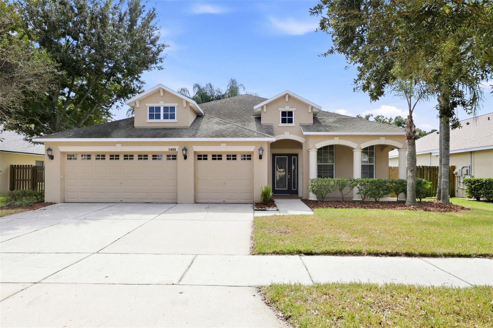 11409 Blue Lilac Ave Property Photo 1