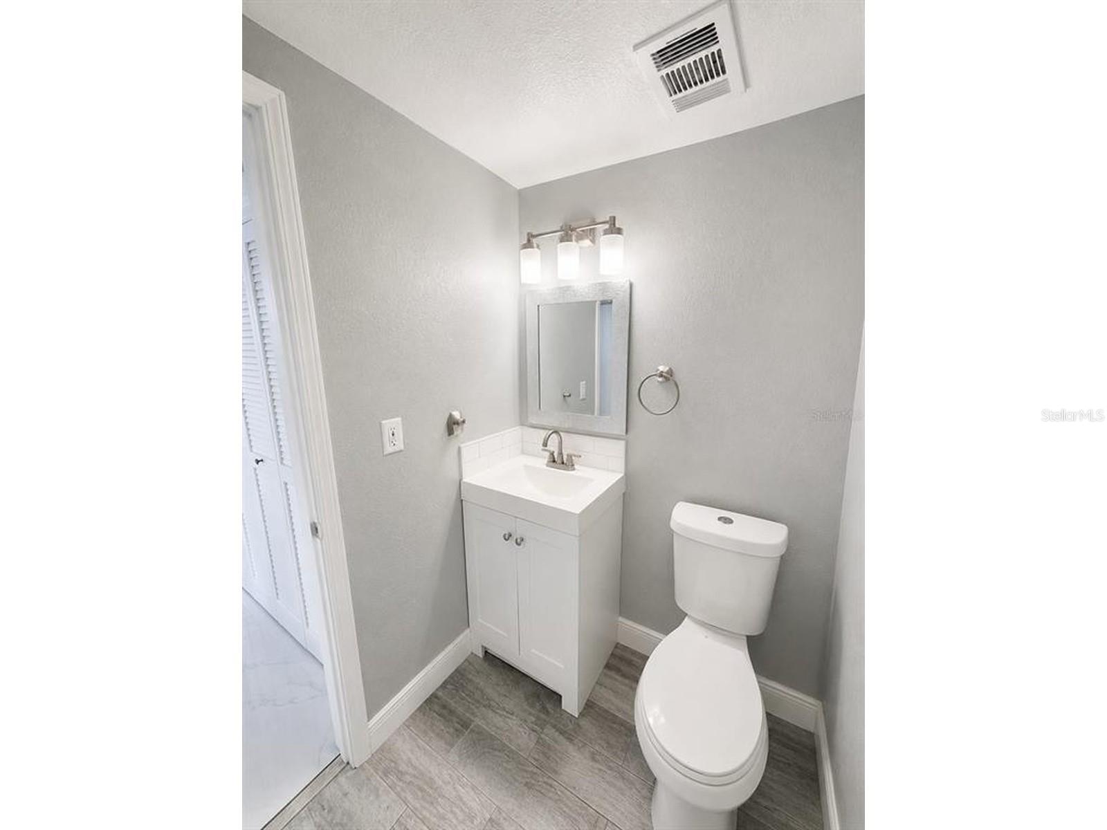 5124 Springwood Dr Property Photo 12