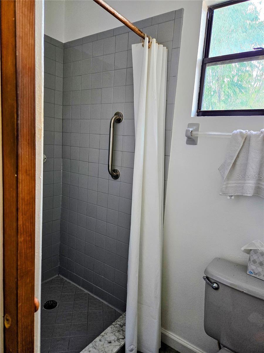 8815 S Hickory Ln Property Photo 6