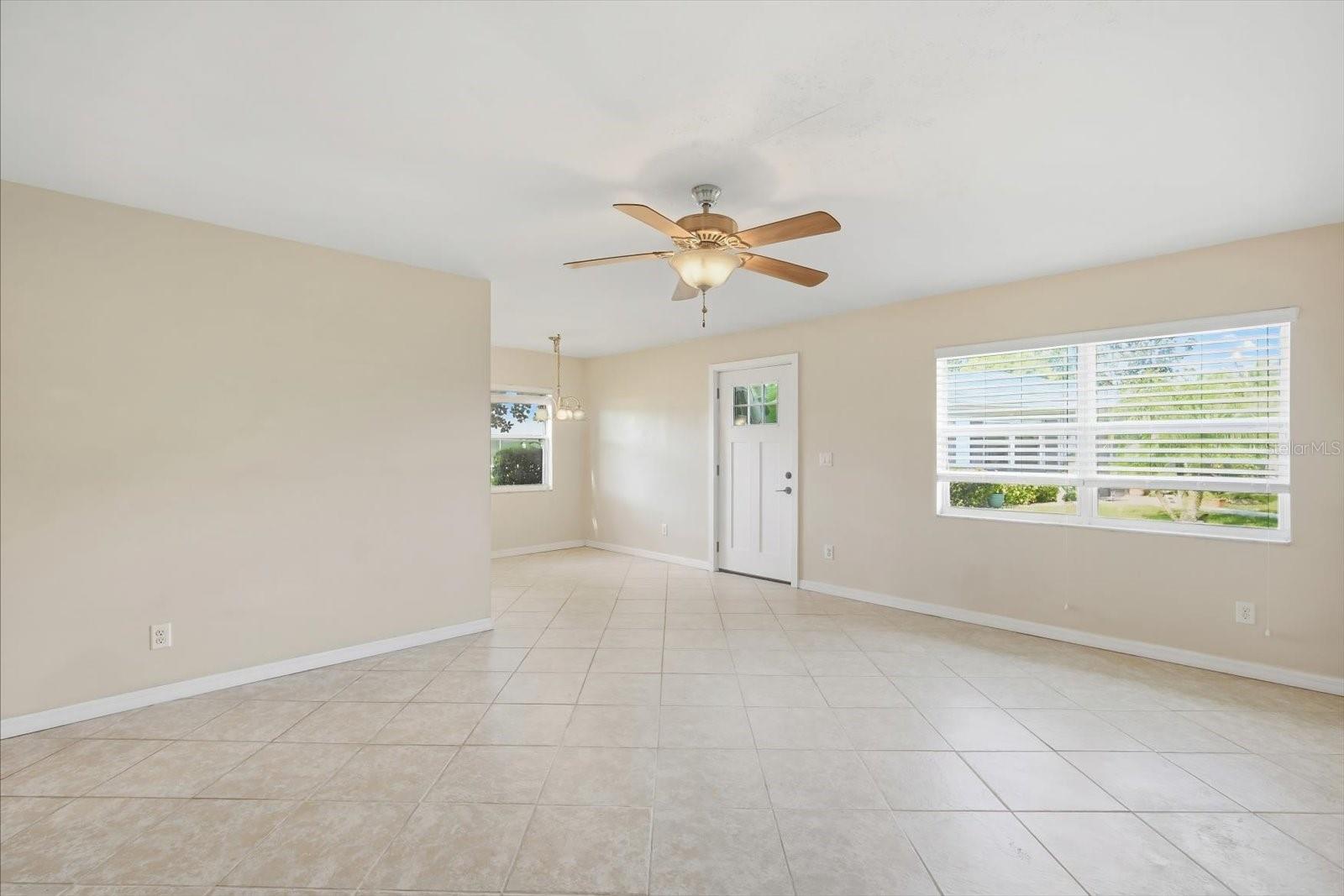 302 Canton Ct #55 Property Photo 6