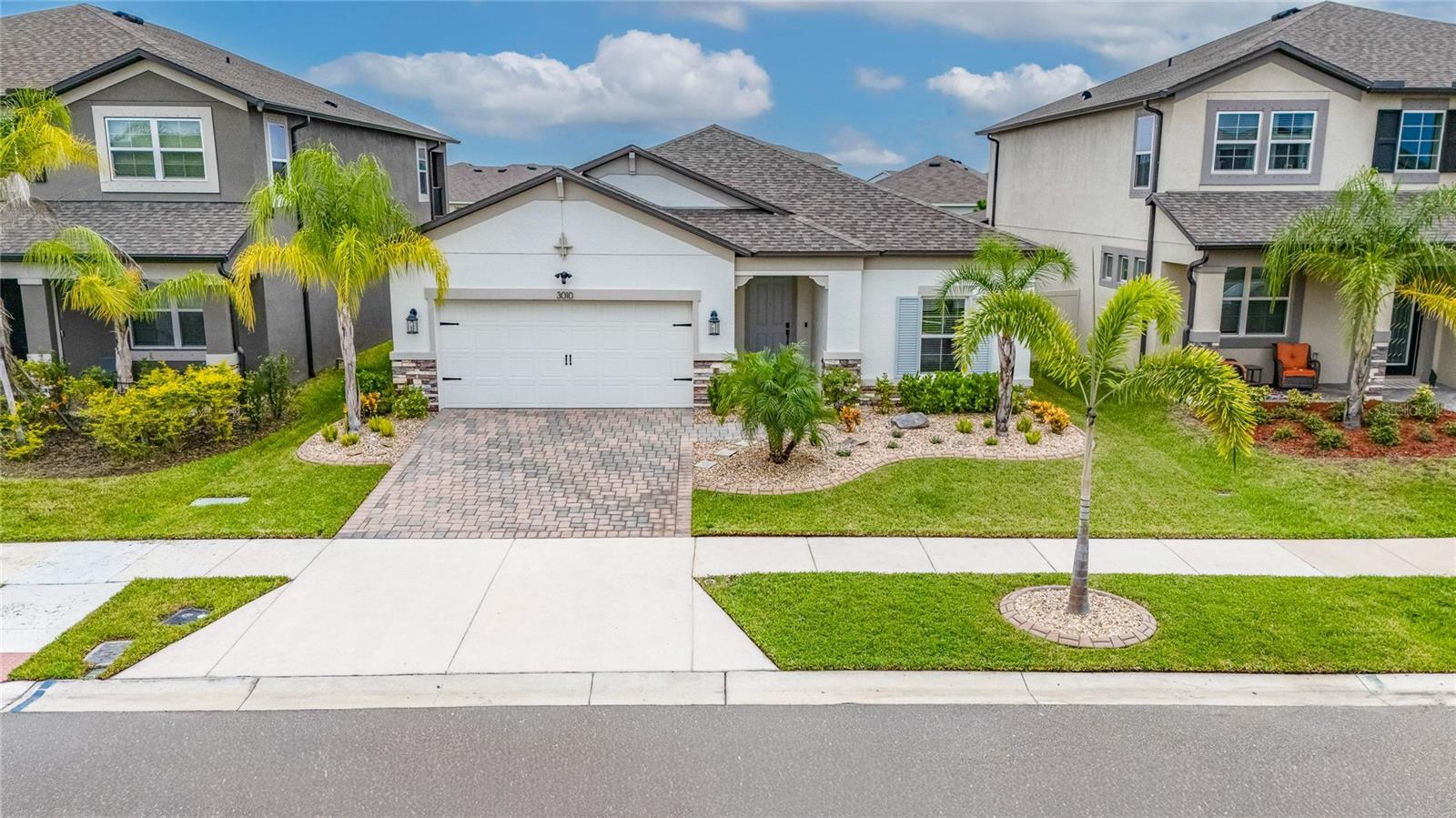 3010 Marine Grass Dr Property Photo 2
