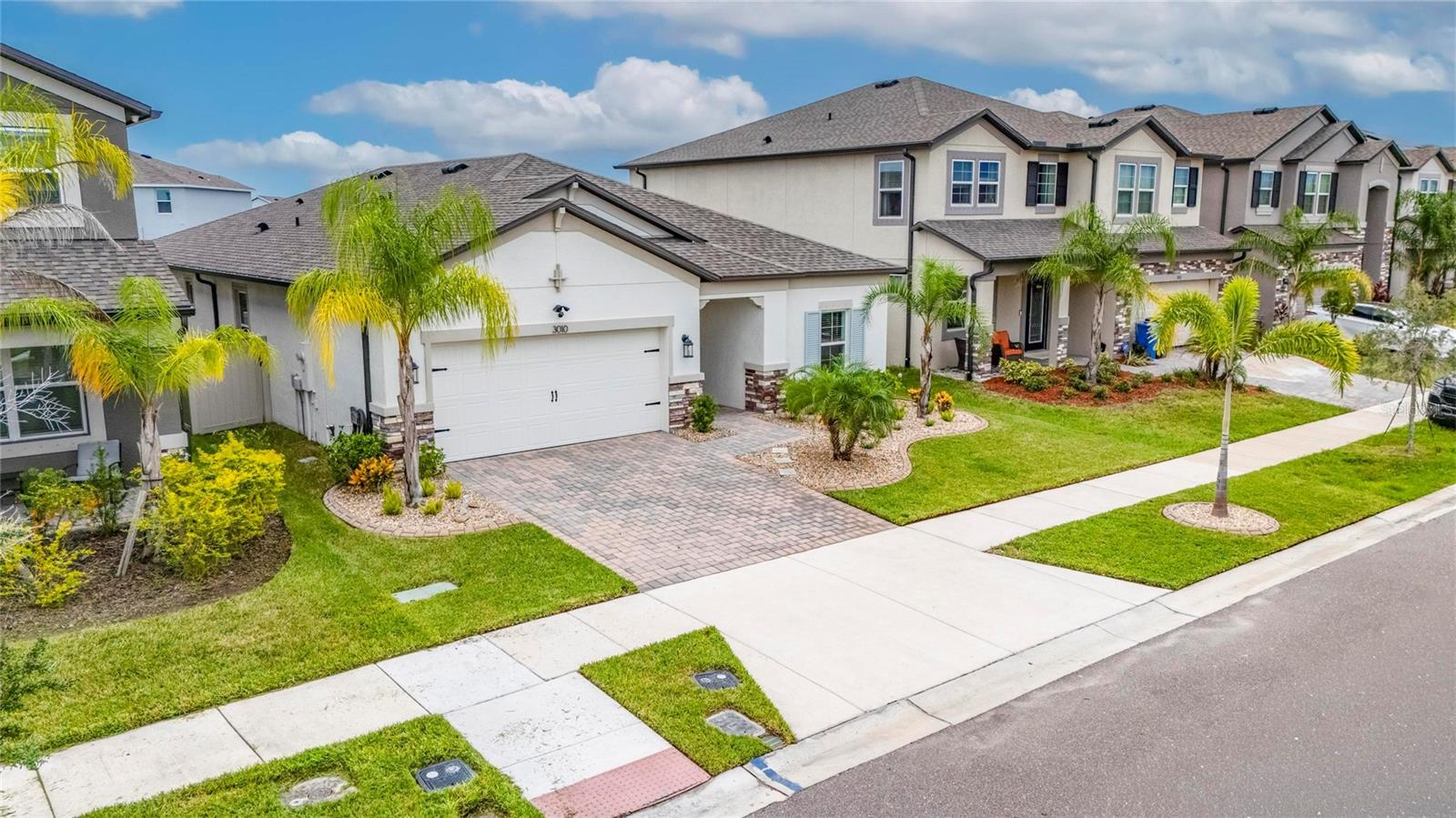 3010 Marine Grass Dr Property Photo 3