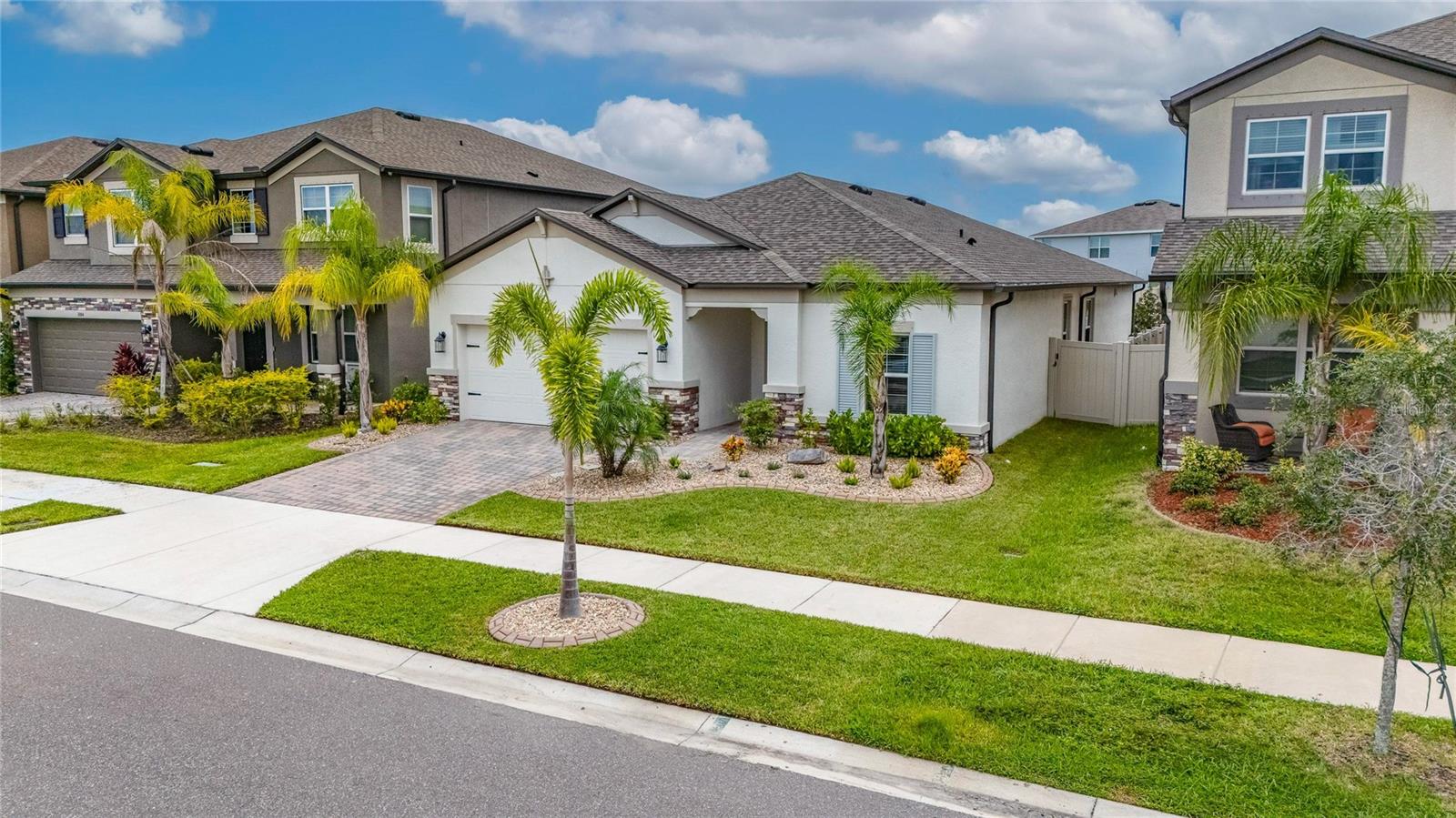 3010 Marine Grass Dr Property Photo 4