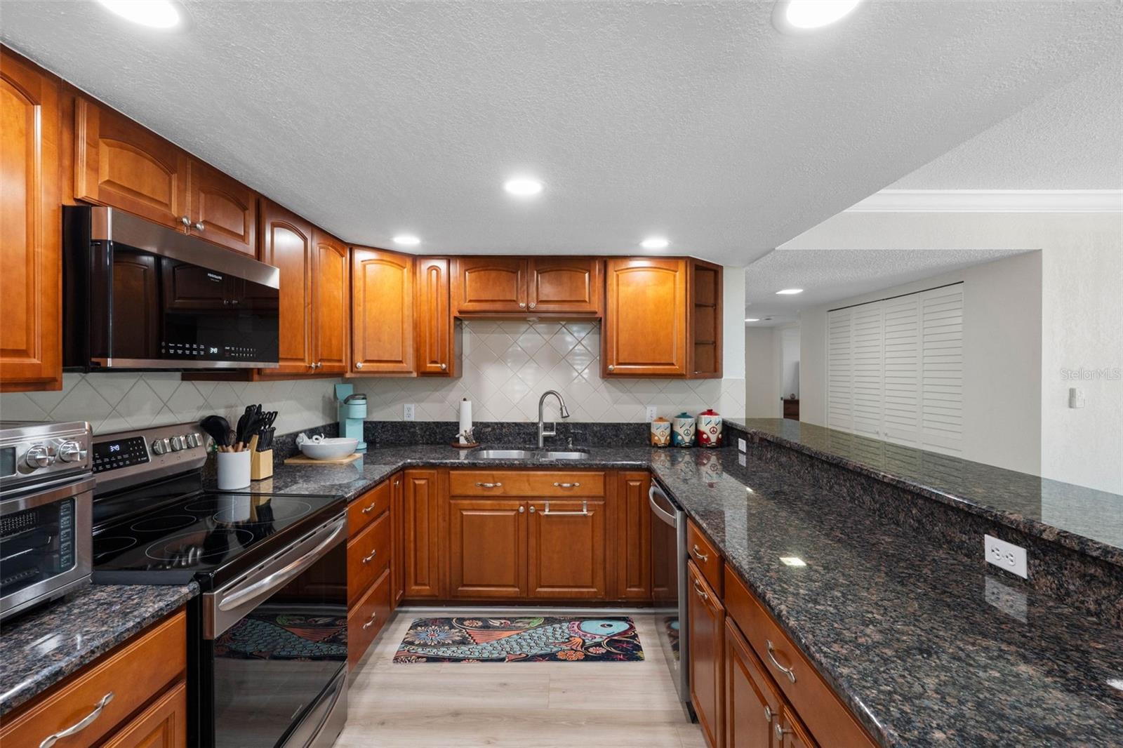 1400 Gulf Blvd #104 Property Photo 8