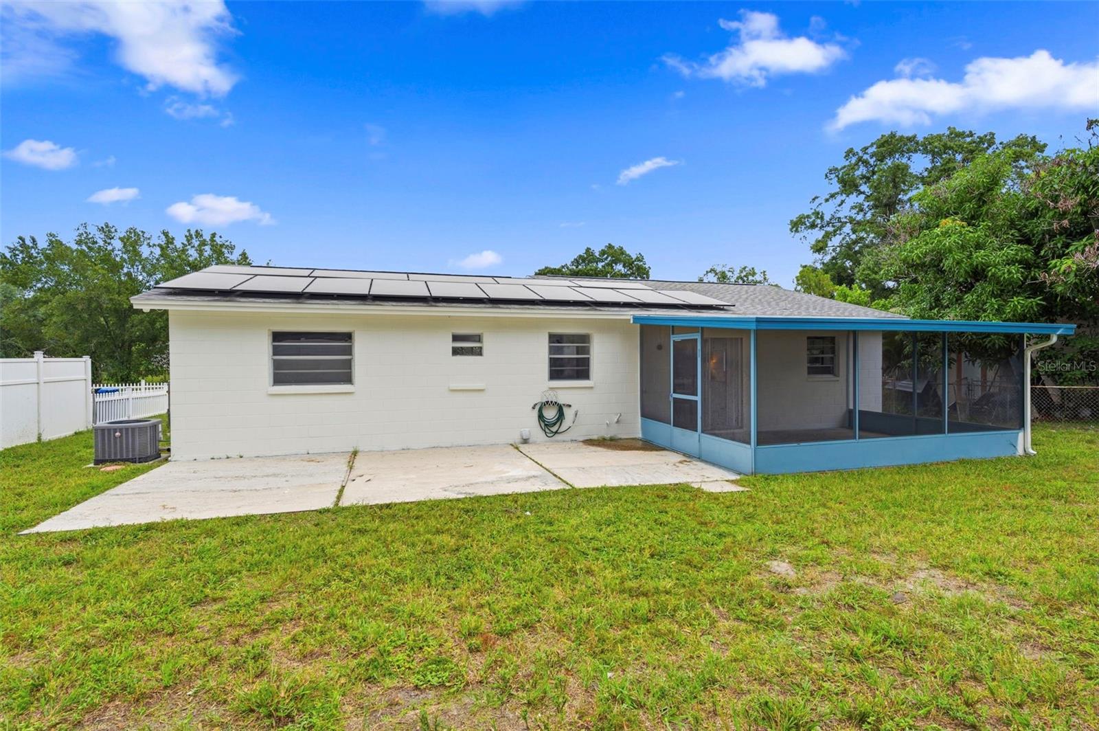 1719 Julian Lane Dr Property Photo 17