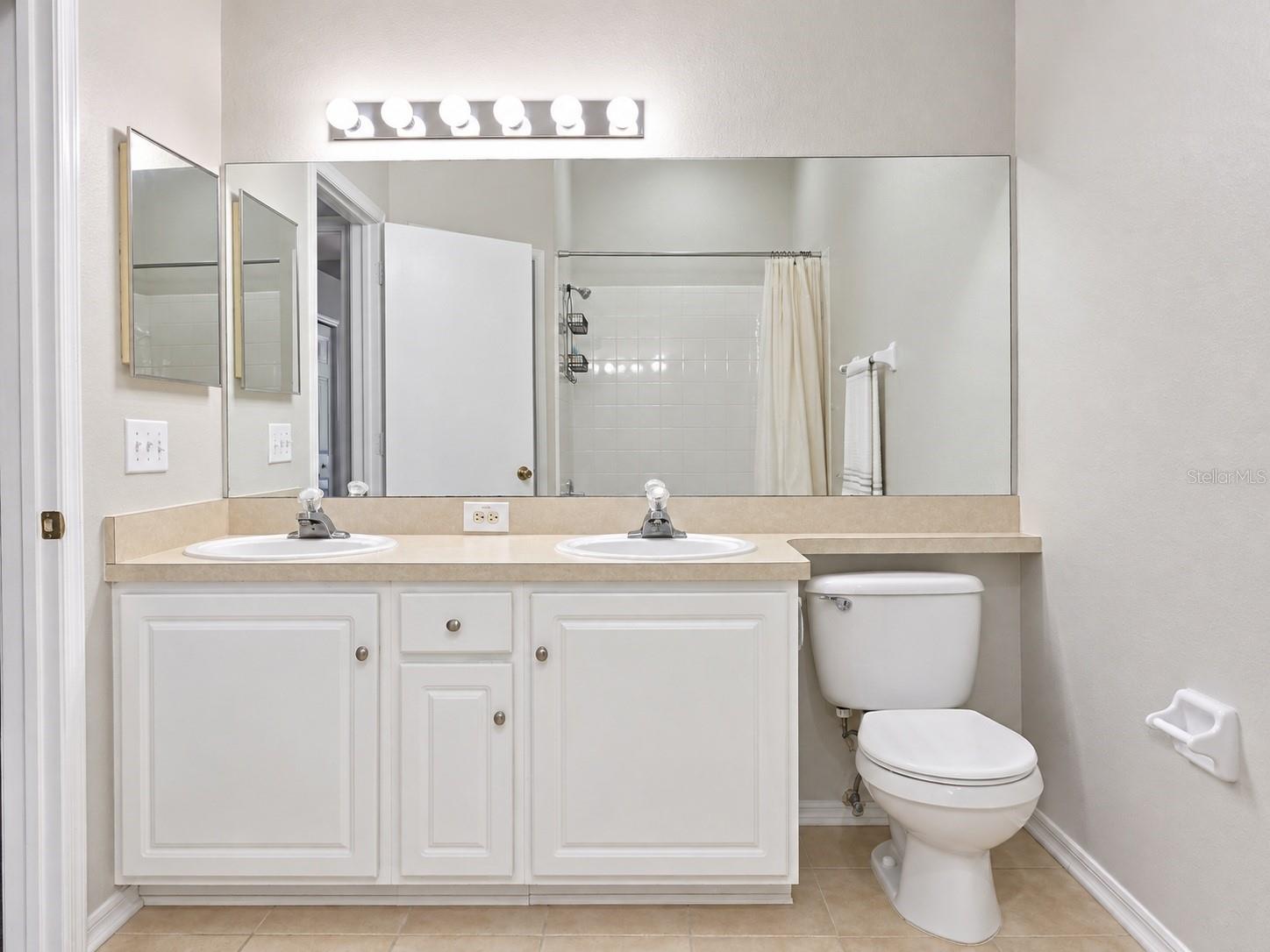 8664 Hunters Key Cir Property Photo 18