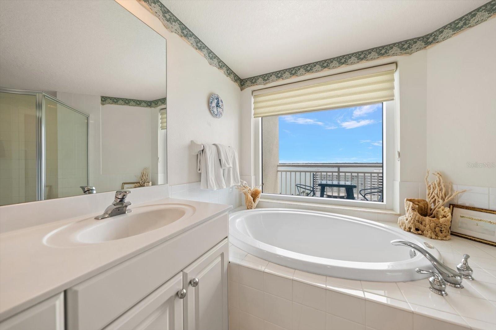 1170 Gulf Blvd #1605 Property Photo 35
