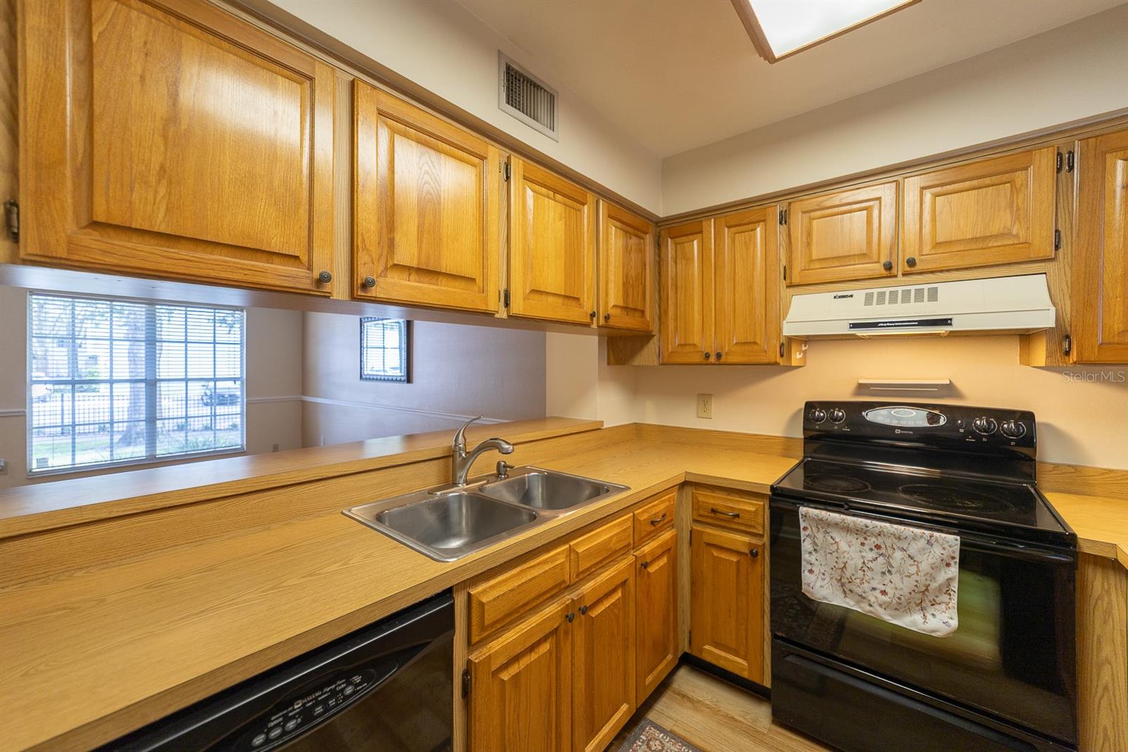 13810 Fletchers Mill Dr Property Photo 8