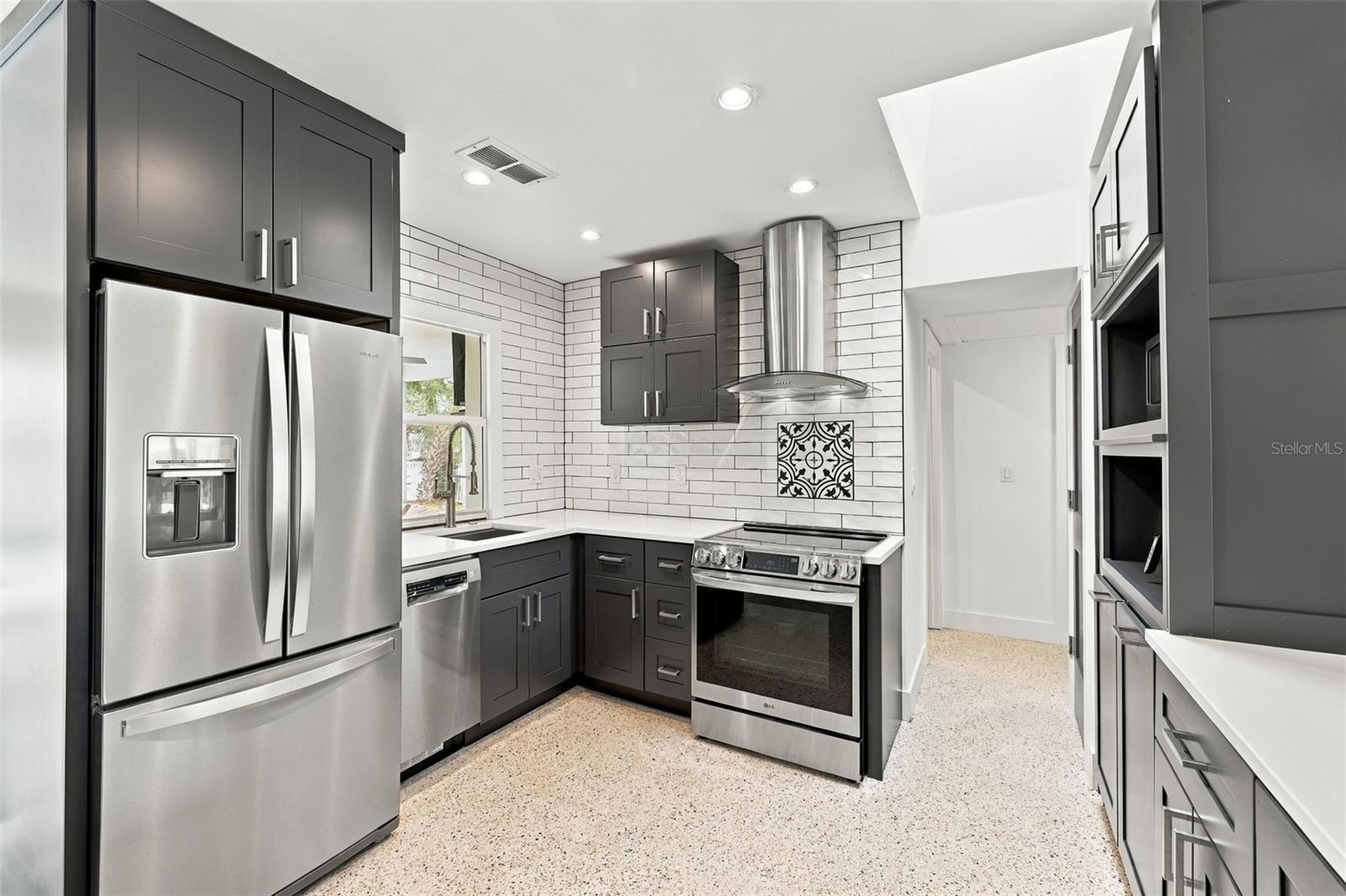 2440 S Shore Dr Se Property Photo 15