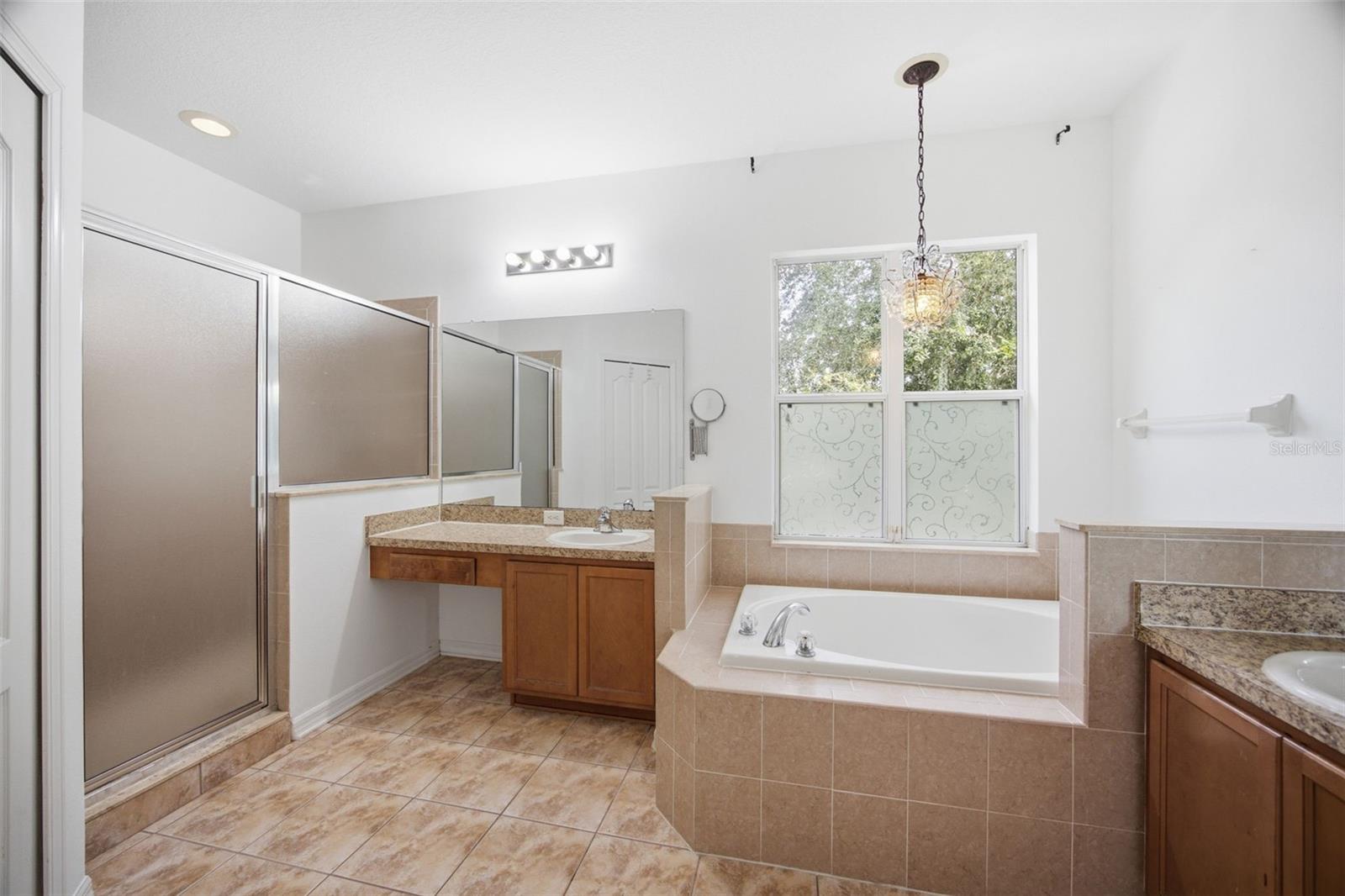 2524 Cross More St Property Photo 35