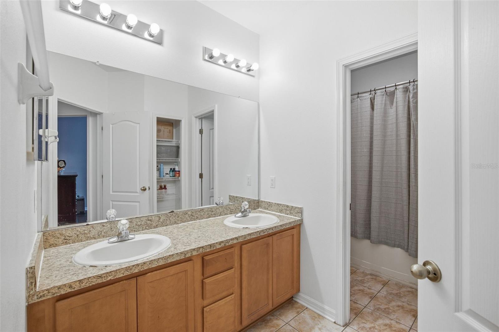 2524 Cross More St Property Photo 45