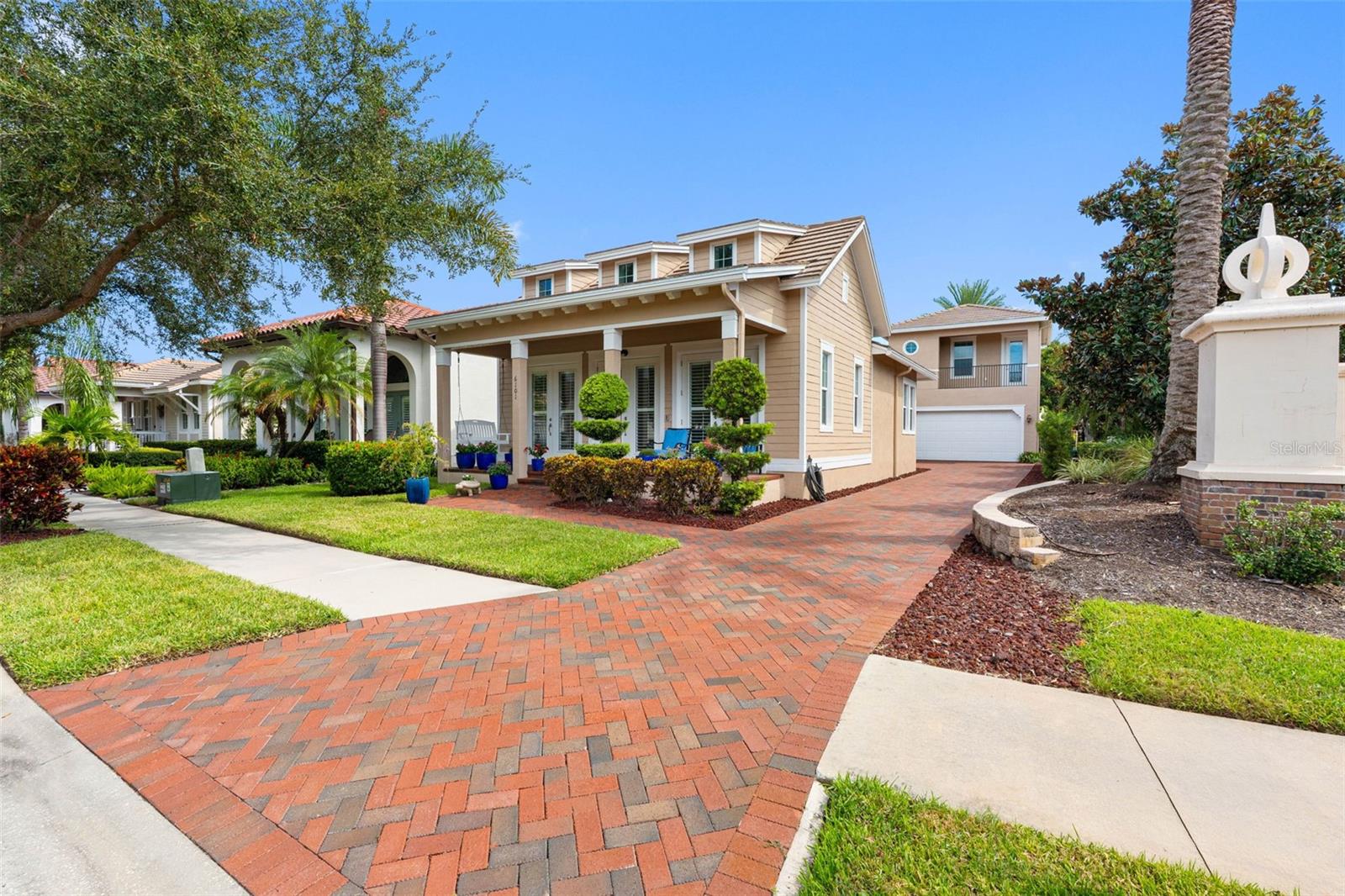 6101 YEATS MANOR DR Property Photo 1