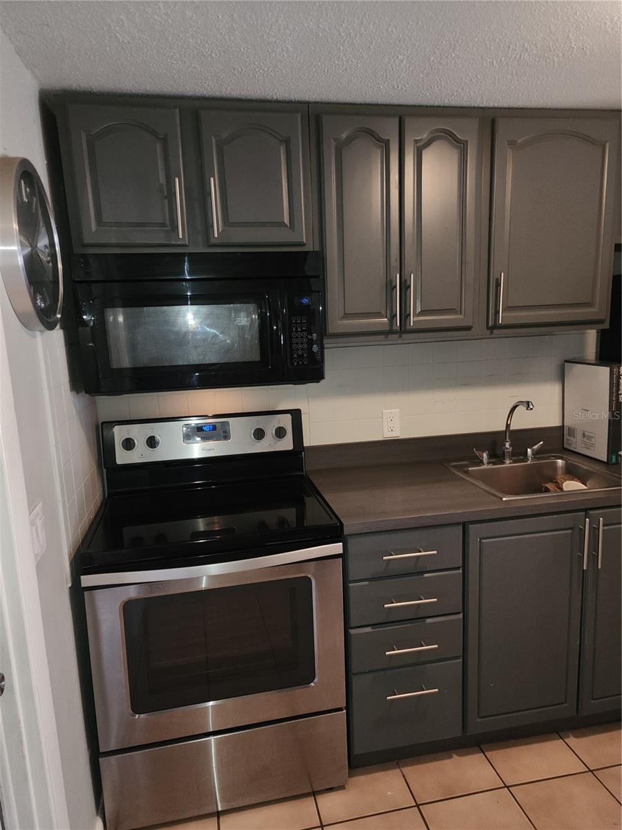 2501 Irene St Property Photo 9