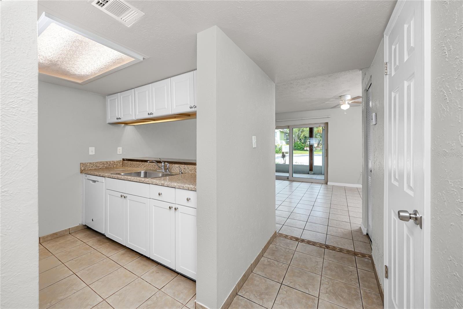 3775 40th Ln S #e Property Photo 8