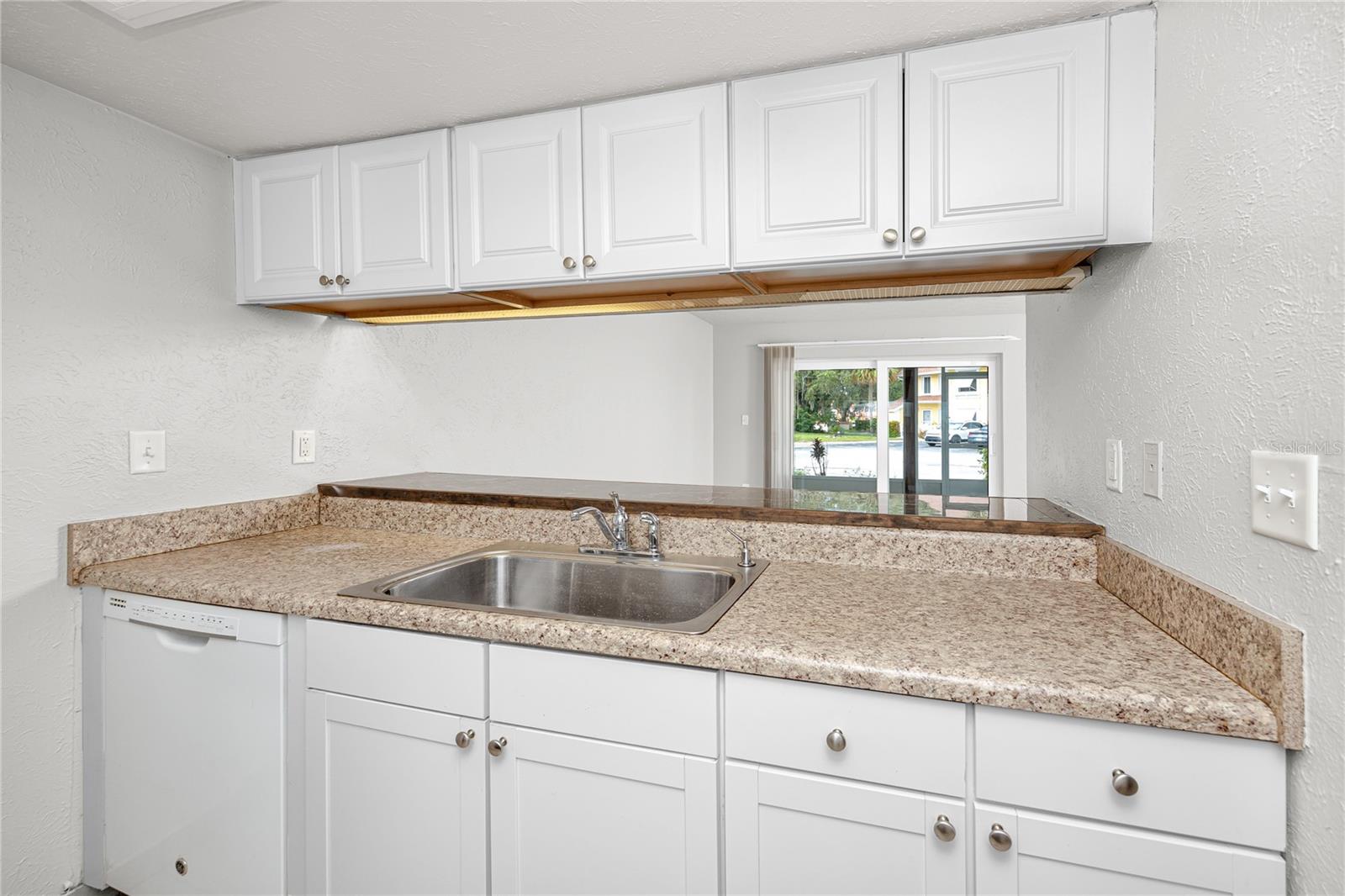 3775 40th Ln S #e Property Photo 9
