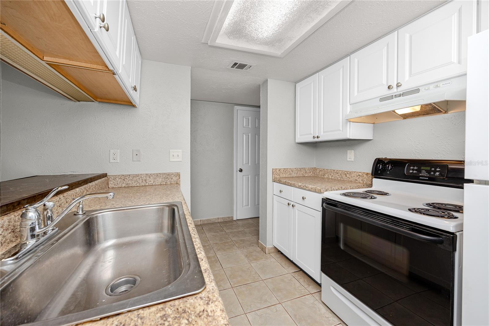3775 40th Ln S #e Property Photo 11