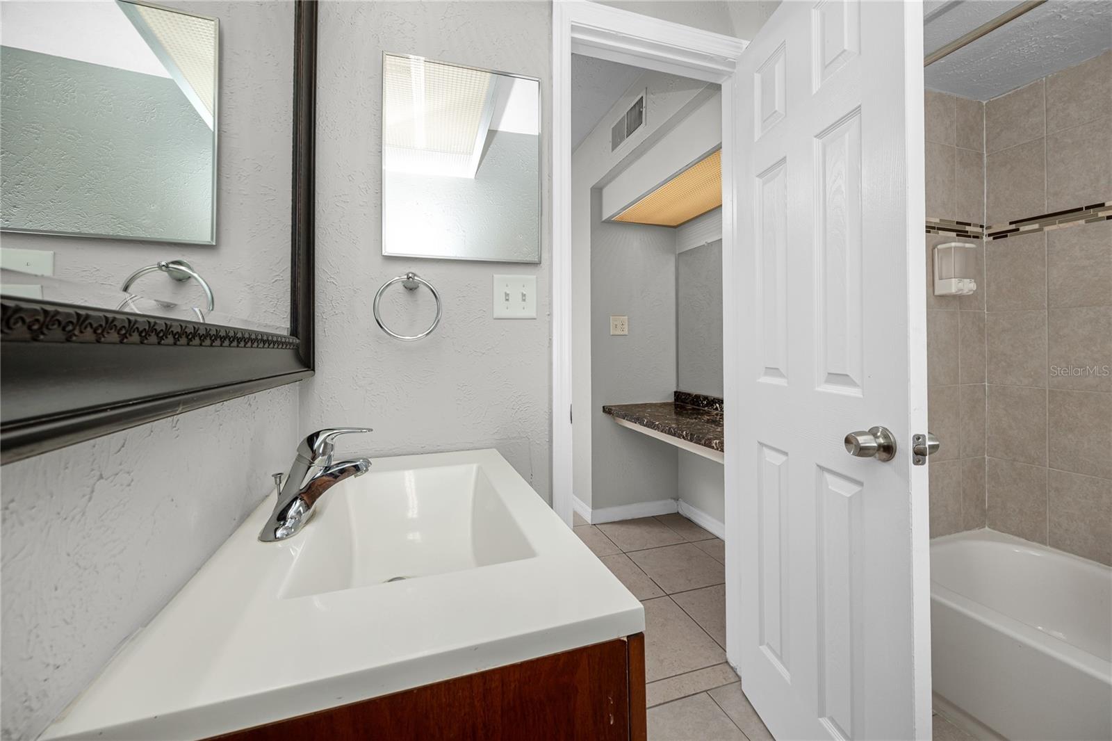 3775 40th Ln S #e Property Photo 23