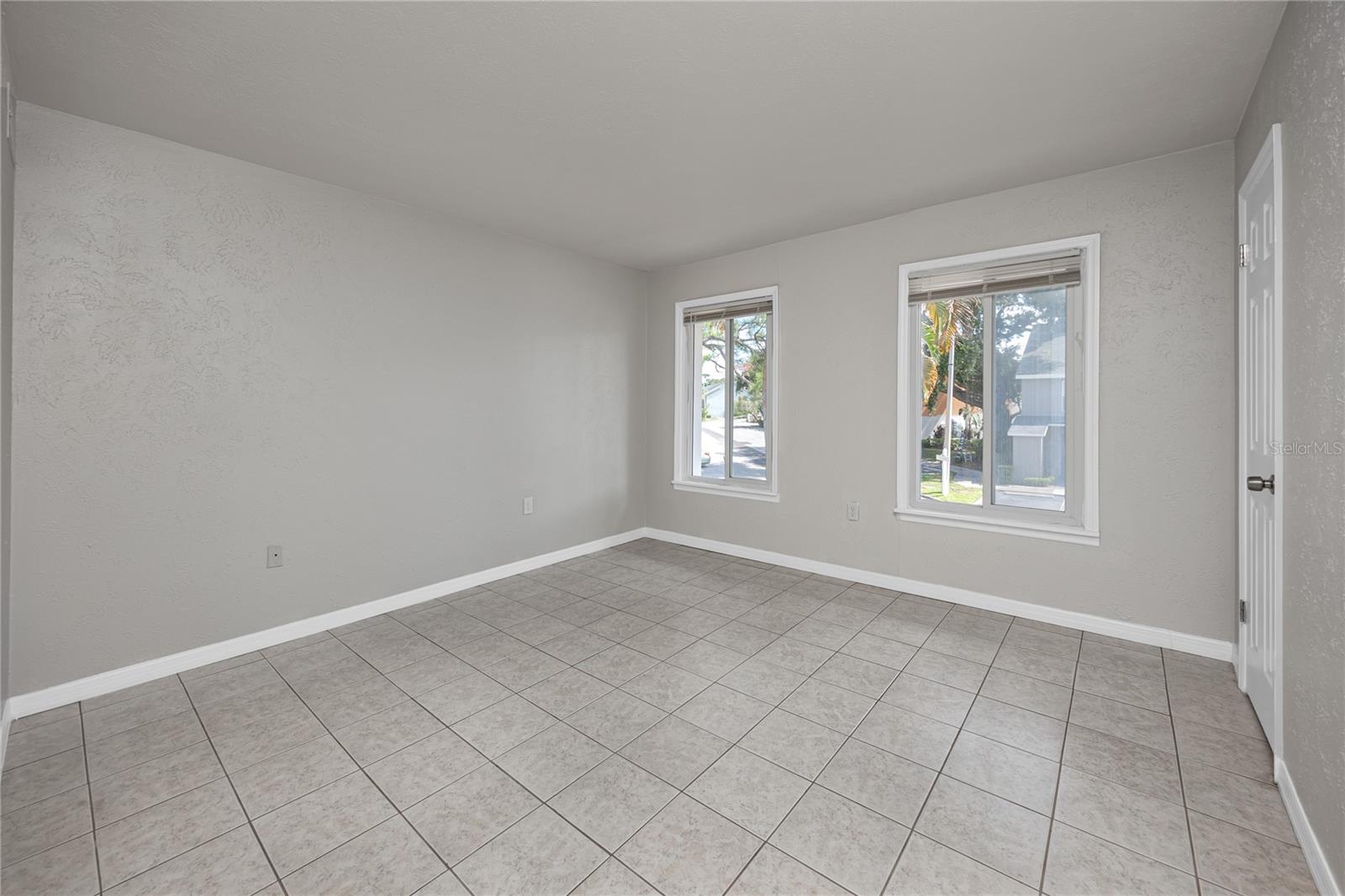 3775 40th Ln S #e Property Photo 28