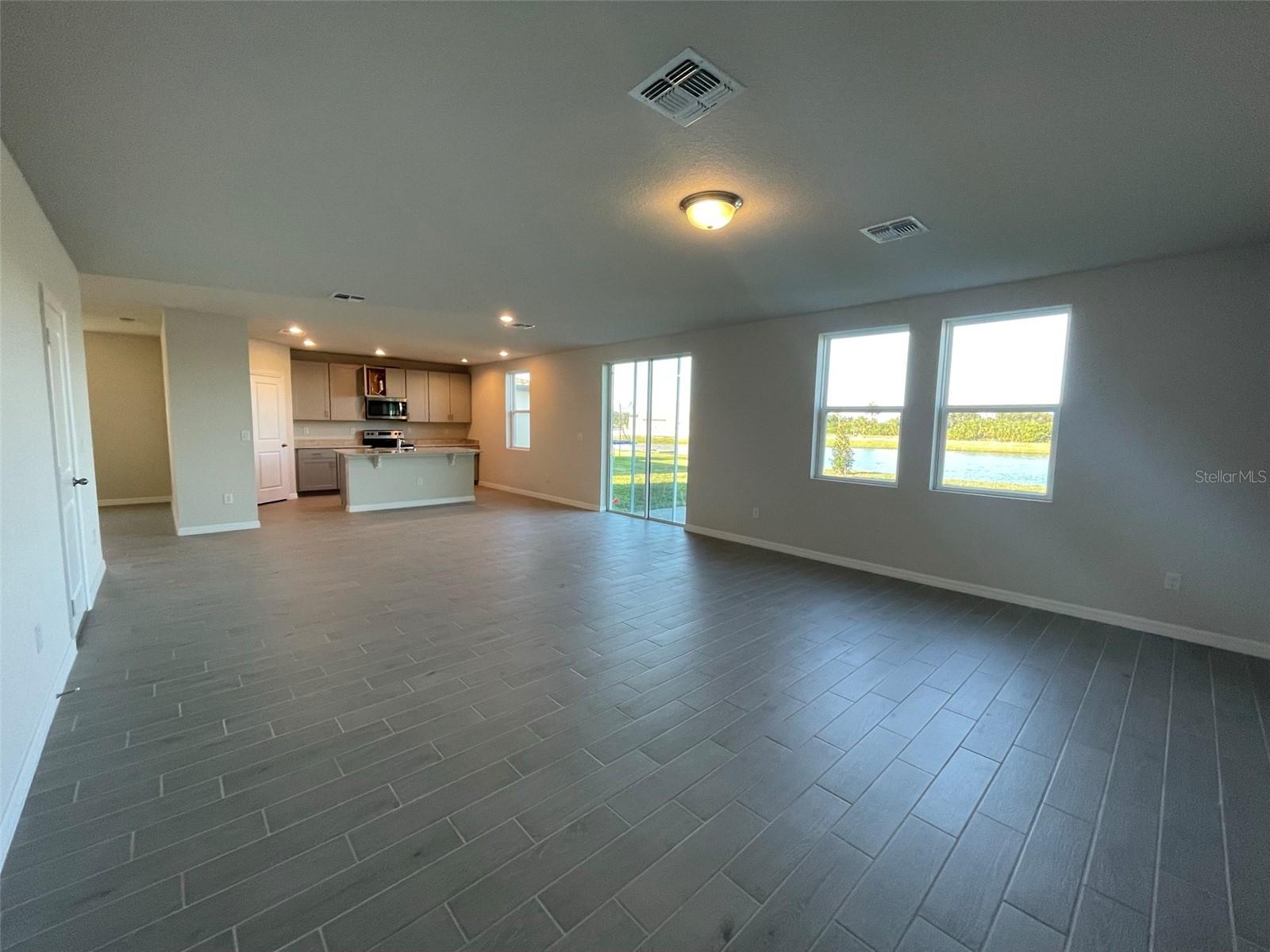 10030 Daybreak Gln Property Photo 5