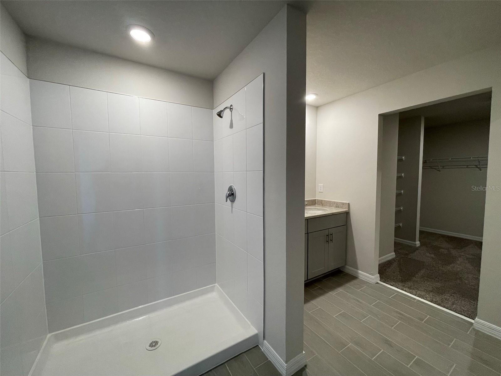 10030 Daybreak Gln Property Photo 12