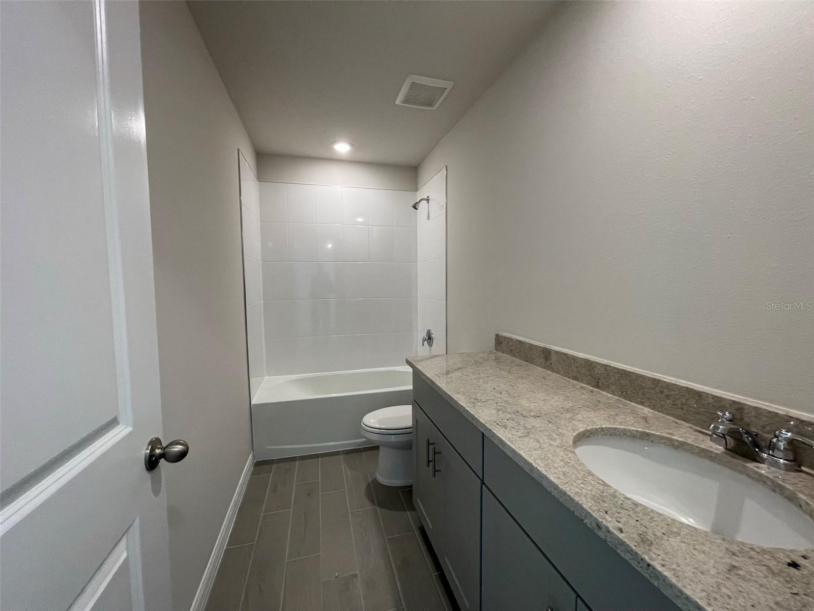 10030 Daybreak Gln Property Photo 16