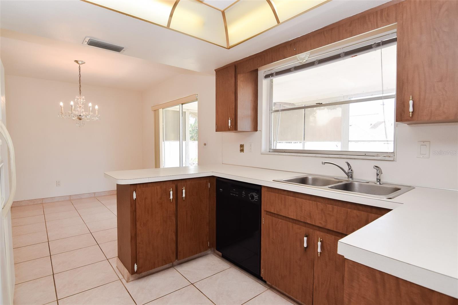 13594 Monalee Ave Property Photo 4