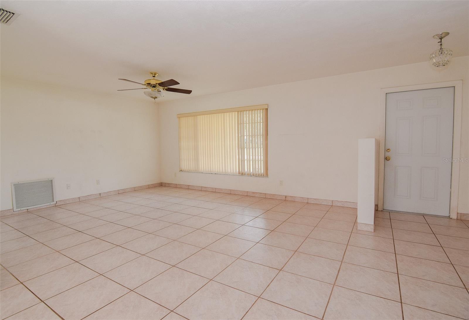 13594 Monalee Ave Property Photo 9
