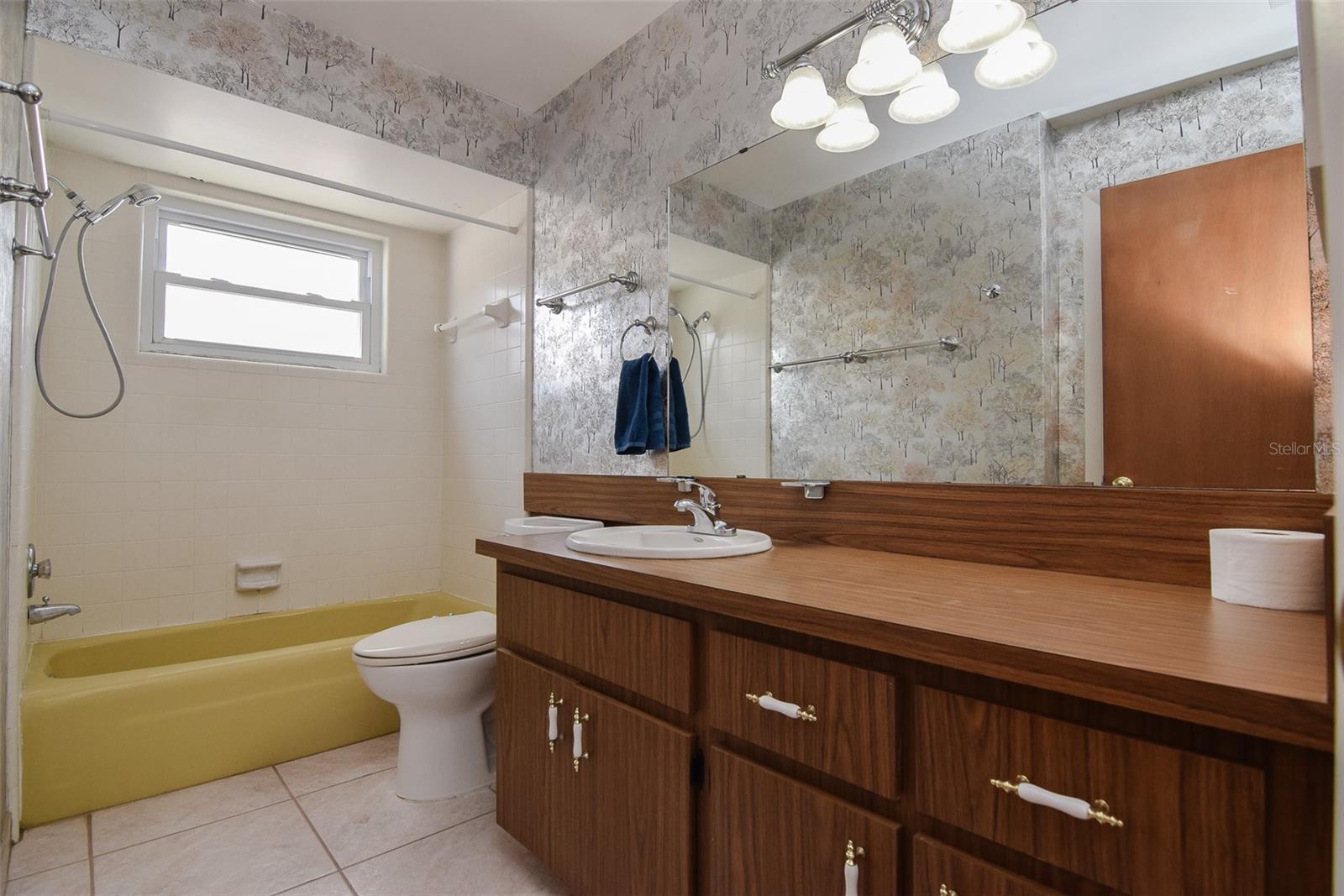 13594 Monalee Ave Property Photo 12