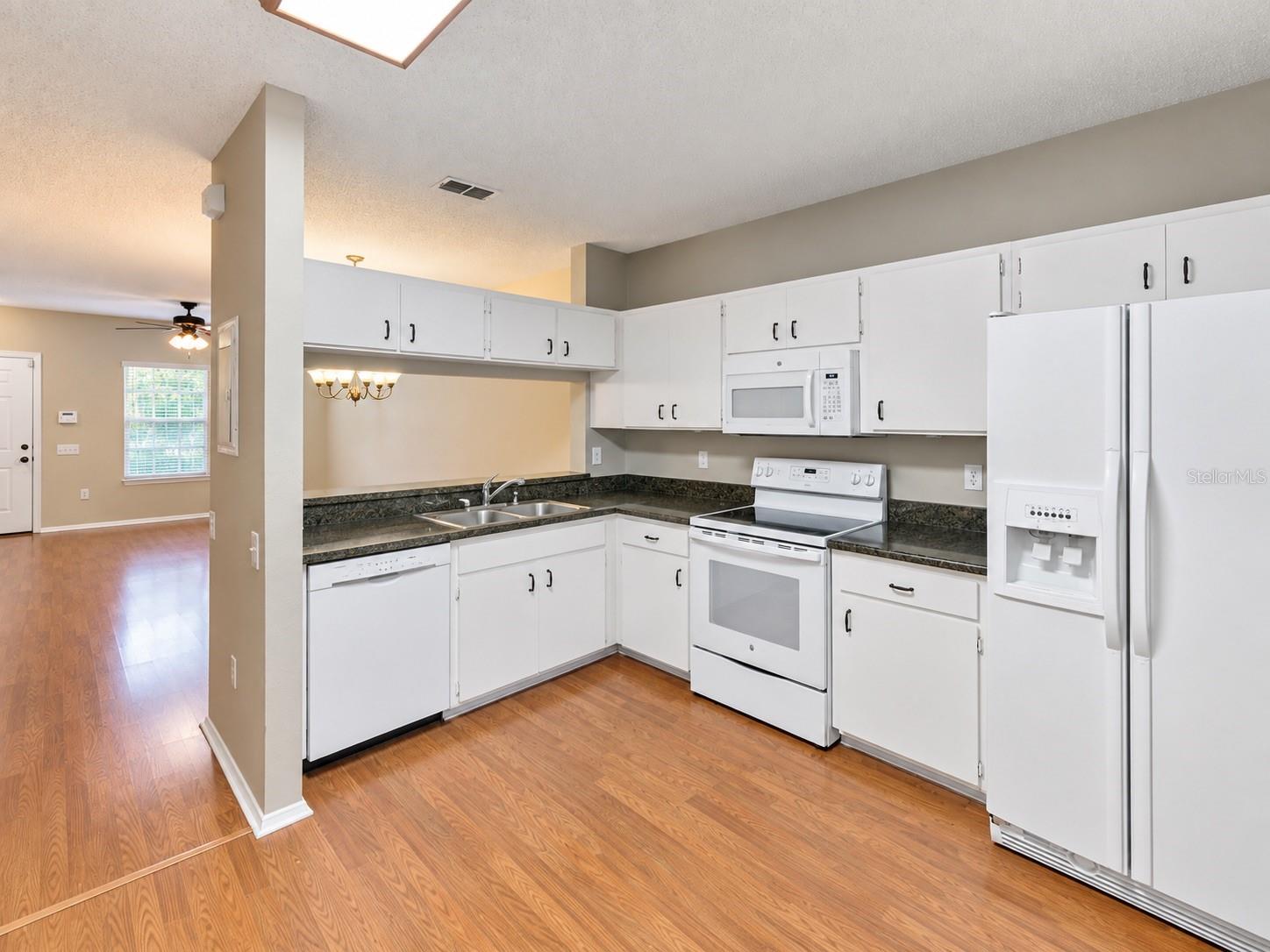12314 Berkeley Square Dr Property Photo 8