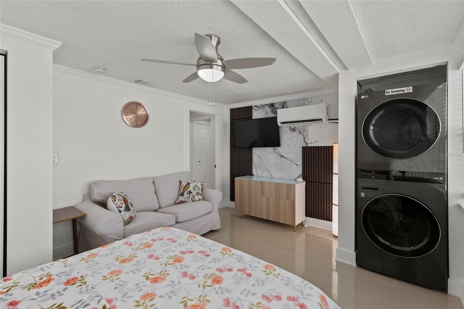 1752 Fairfield St Property Photo 11