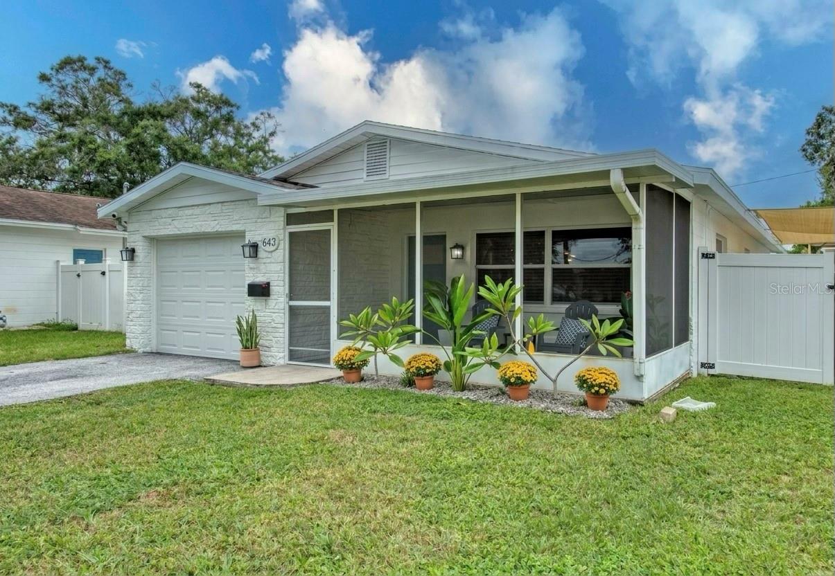 643 Southwest Blvd N Property Photo 1