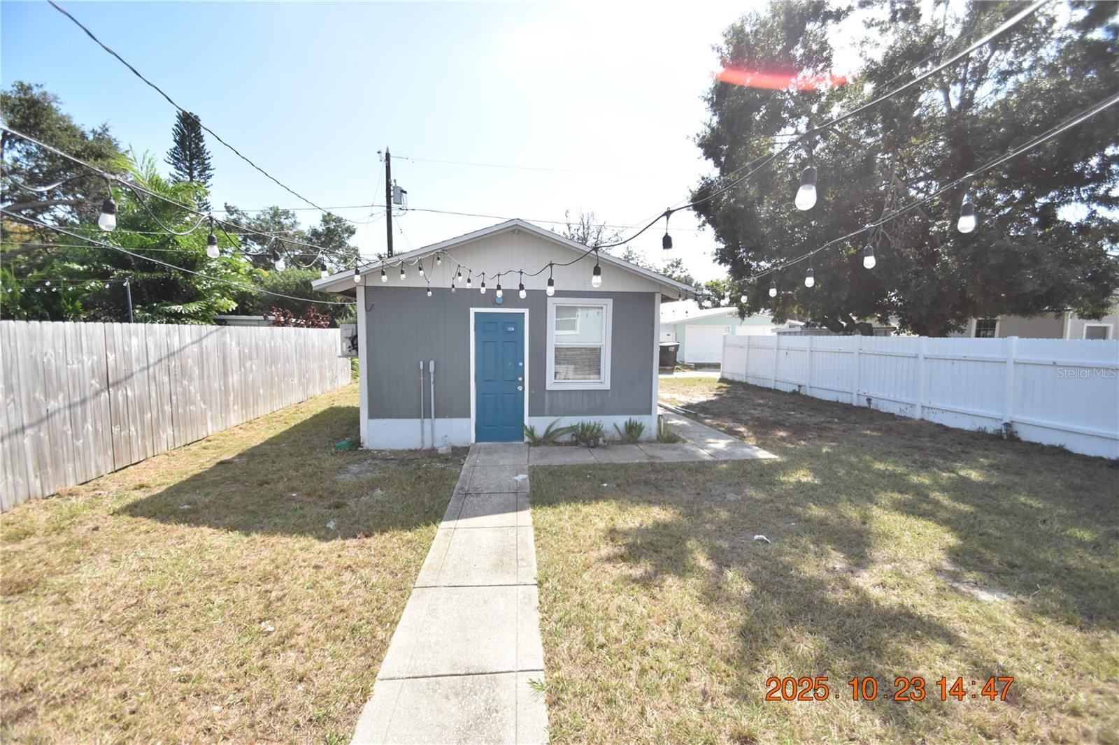 4520 BURLINGTON AVE N Property Photo 1