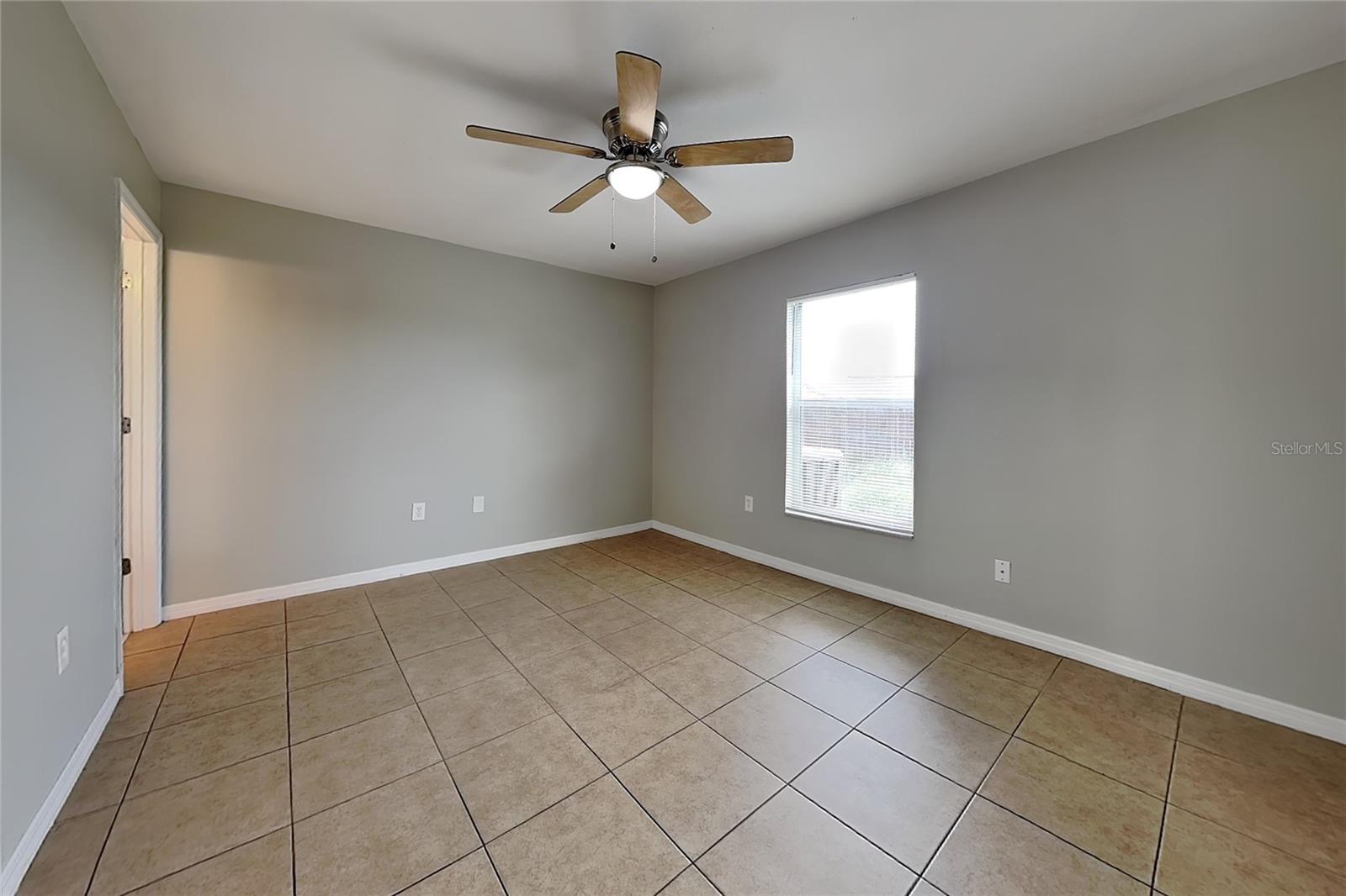 477 Florida Cir N Property Photo 6