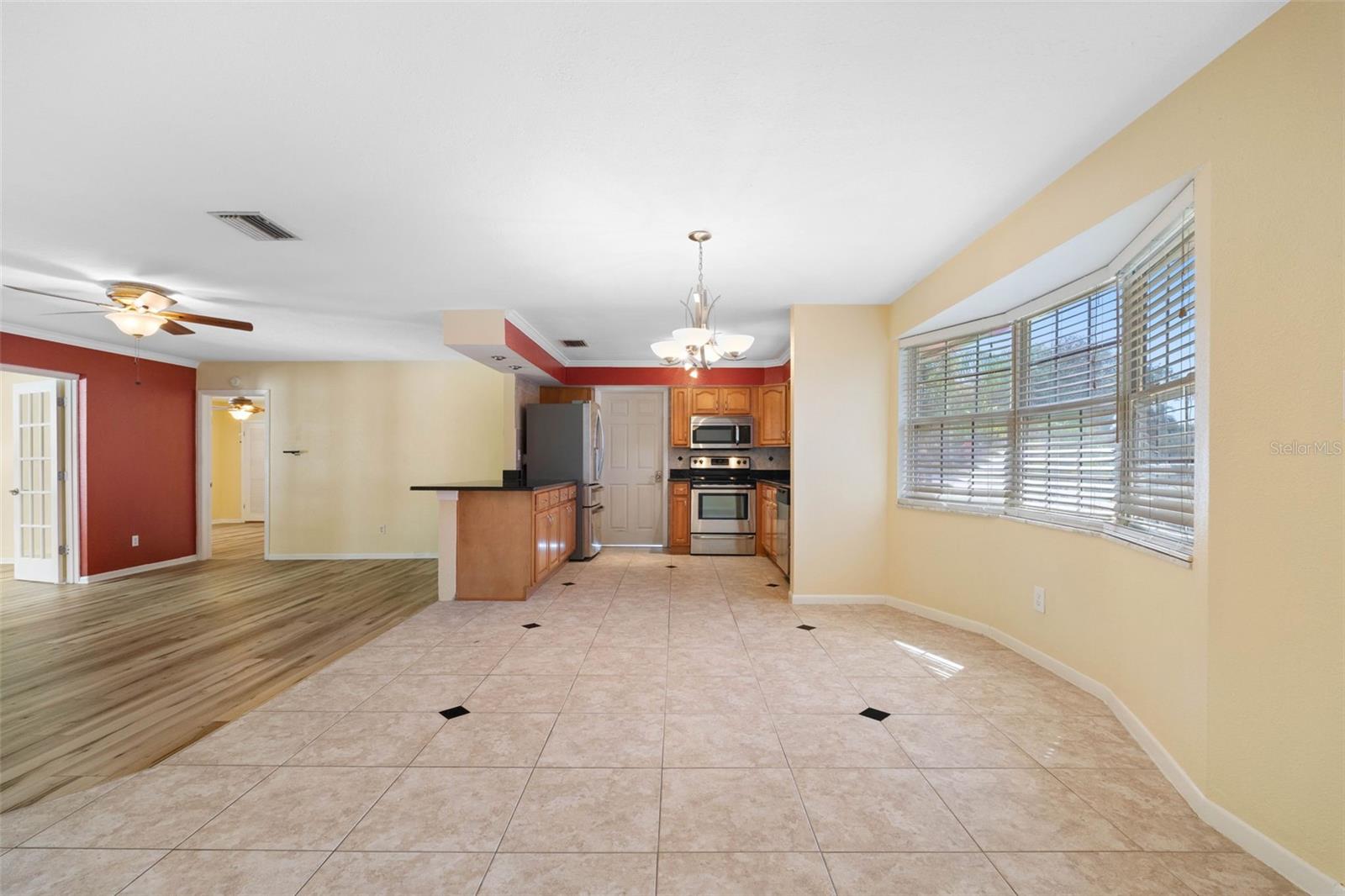 14331 Apache Ave Property Photo 6