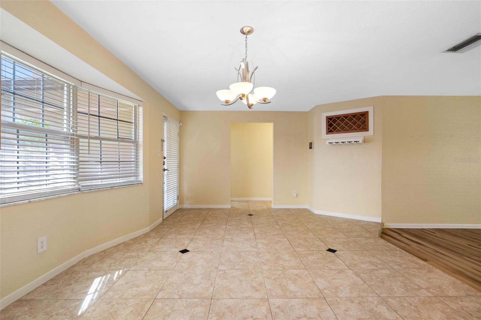 14331 Apache Ave Property Photo 7