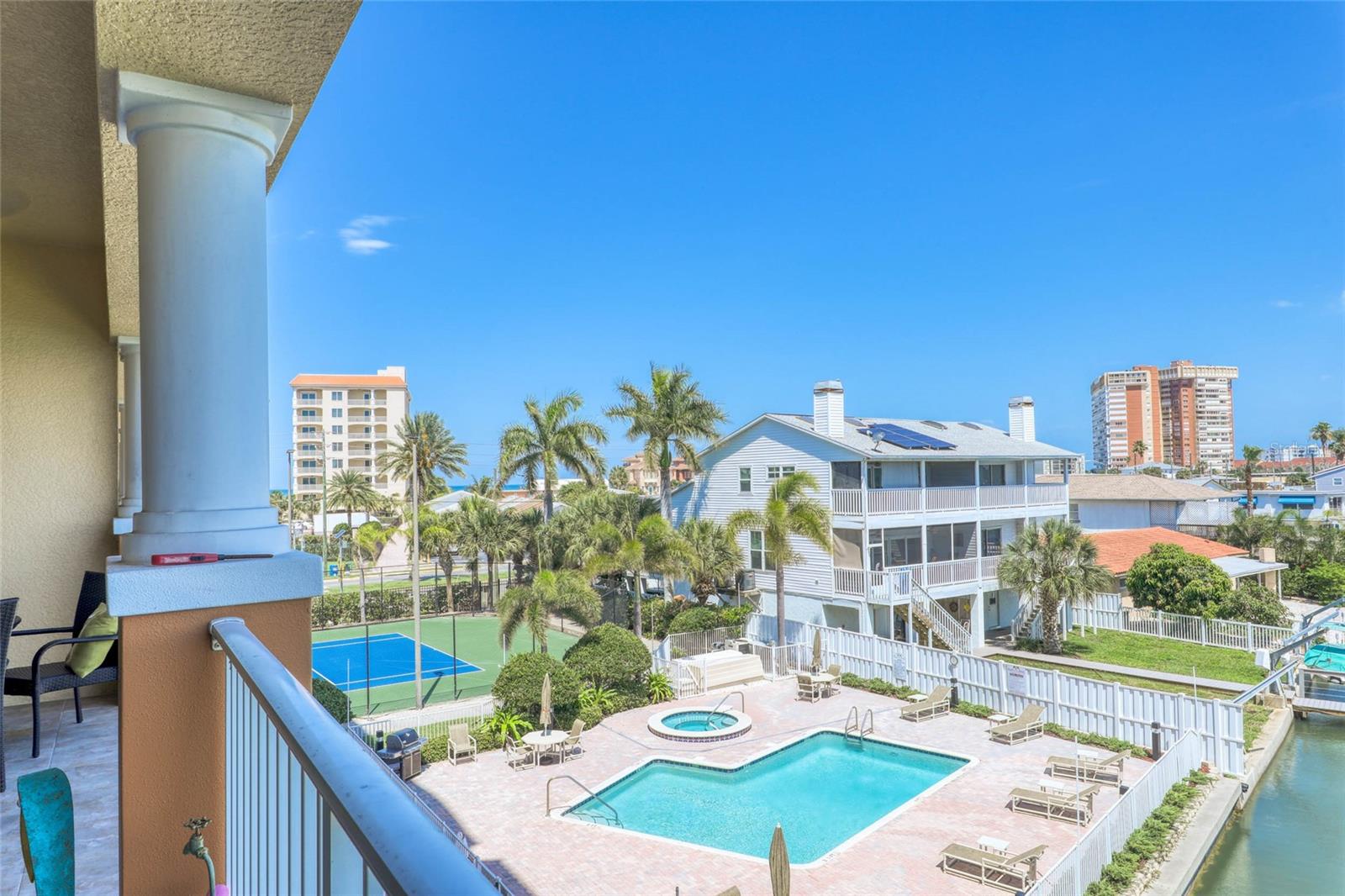 17715 GULF BLVD #303 Property Photo 1