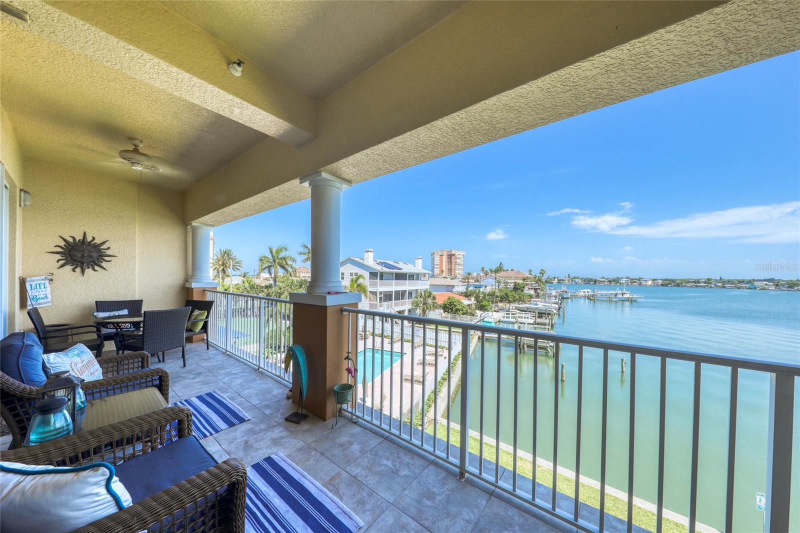 17715 Gulf Blvd #303 Property Photo 3