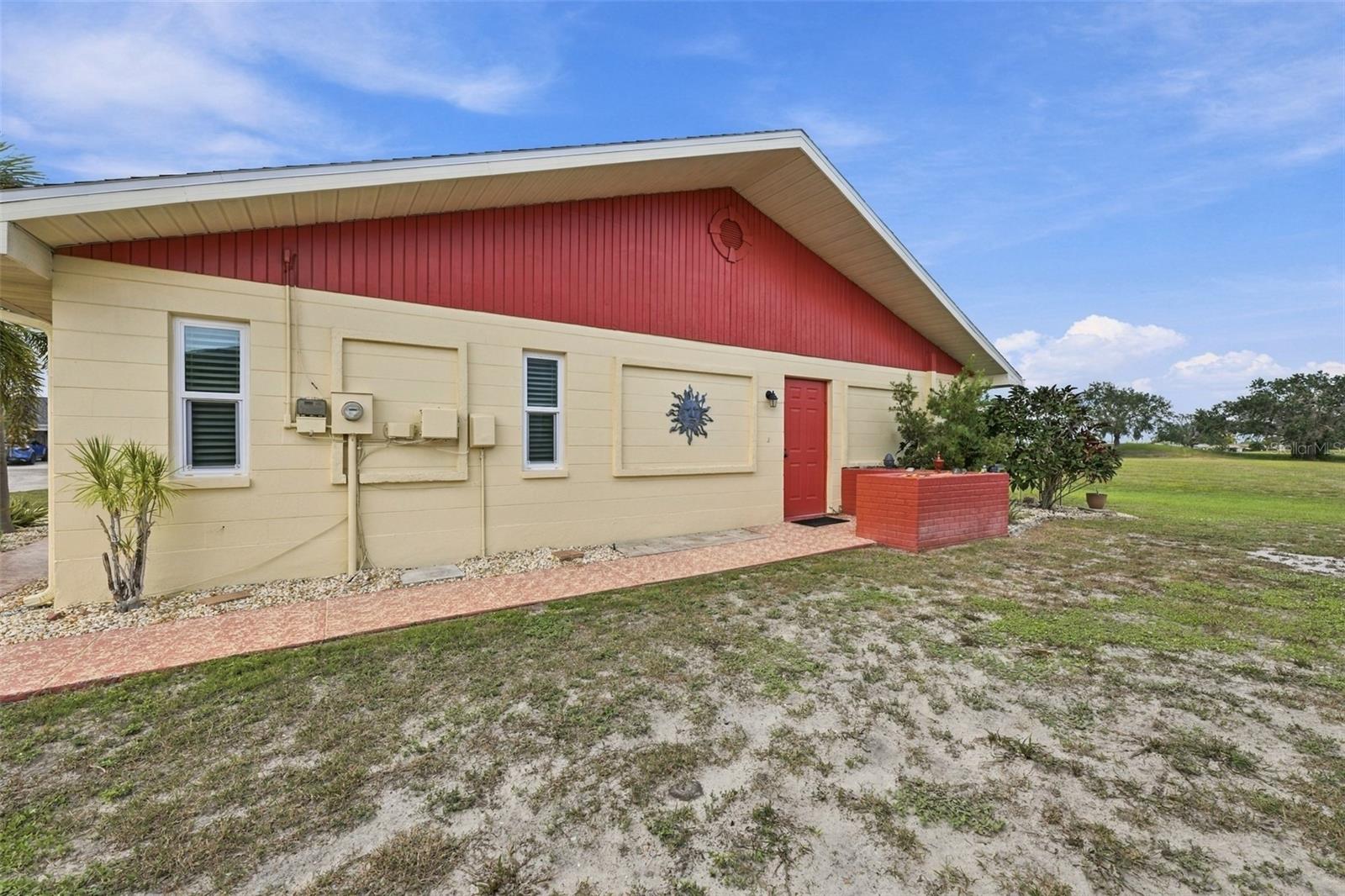 215 Genet Ct Property Photo 7