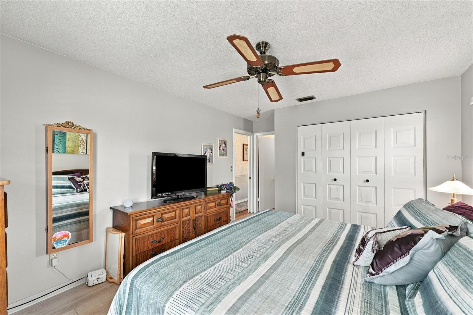 215 Genet Ct Property Photo 28