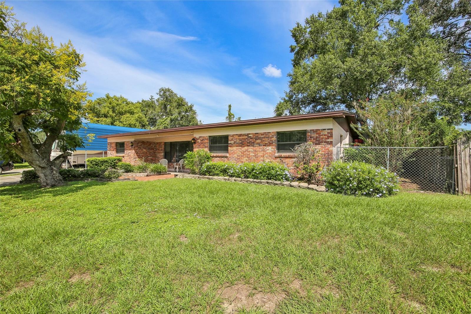 512 White Oak Ave Property Photo 1