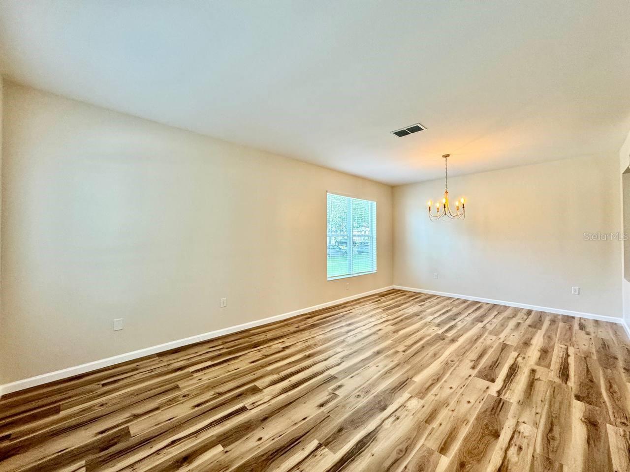 6002 Martinglade Pl Property Photo 5