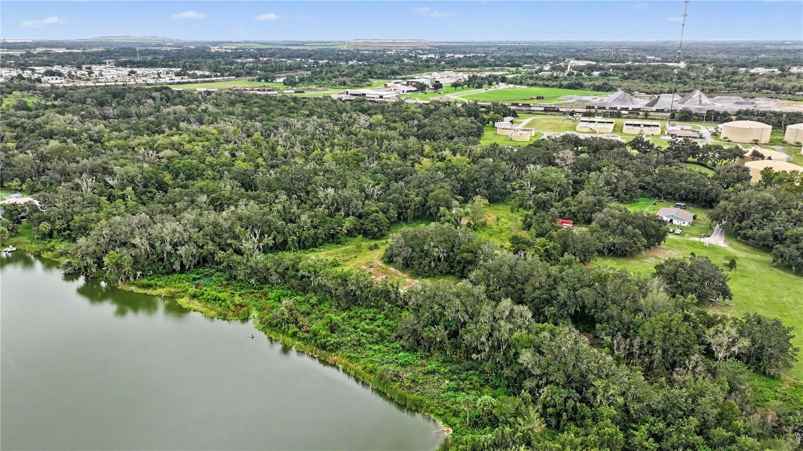 Arnaz Dr Property Photo 3
