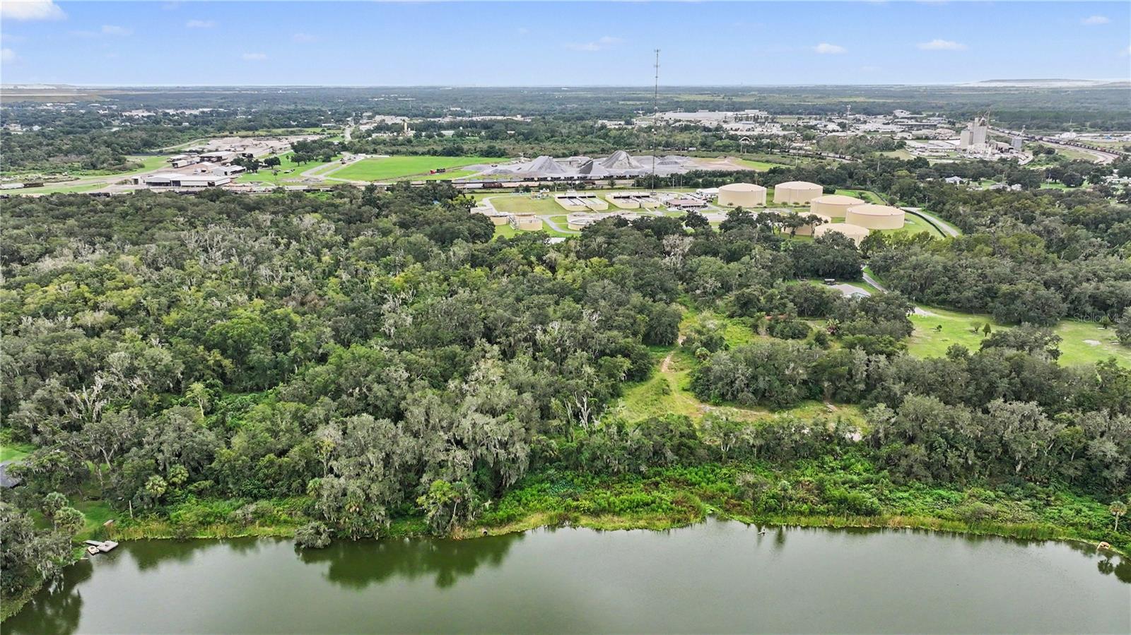 Arnaz Dr Property Photo 4