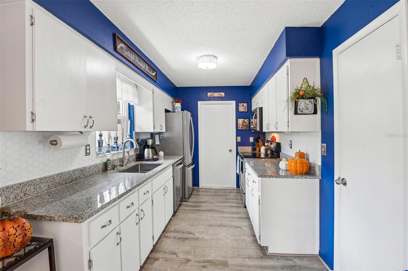 12240 Katherwood St Property Photo 10