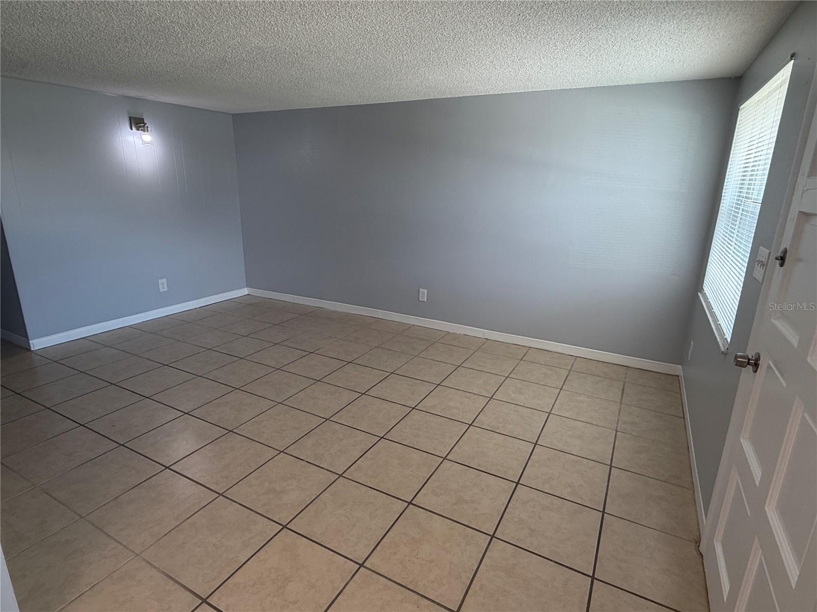 5819 Monroe St Property Photo 3