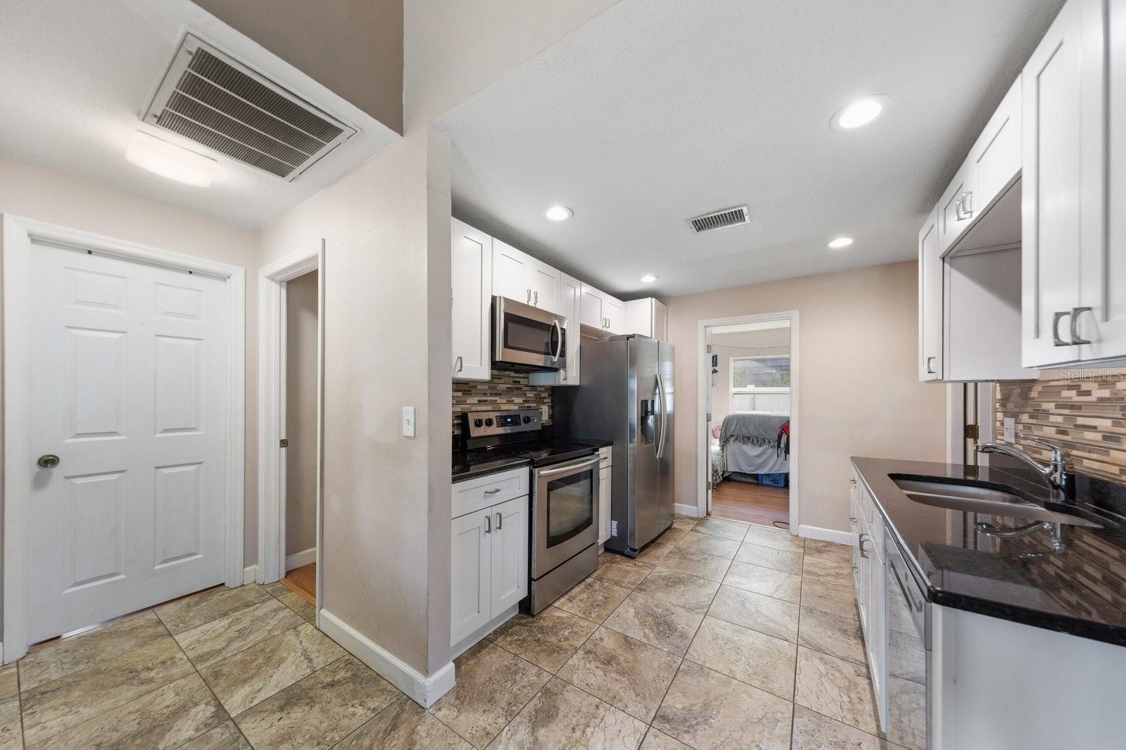 1679 Needles Ln W Property Photo 8
