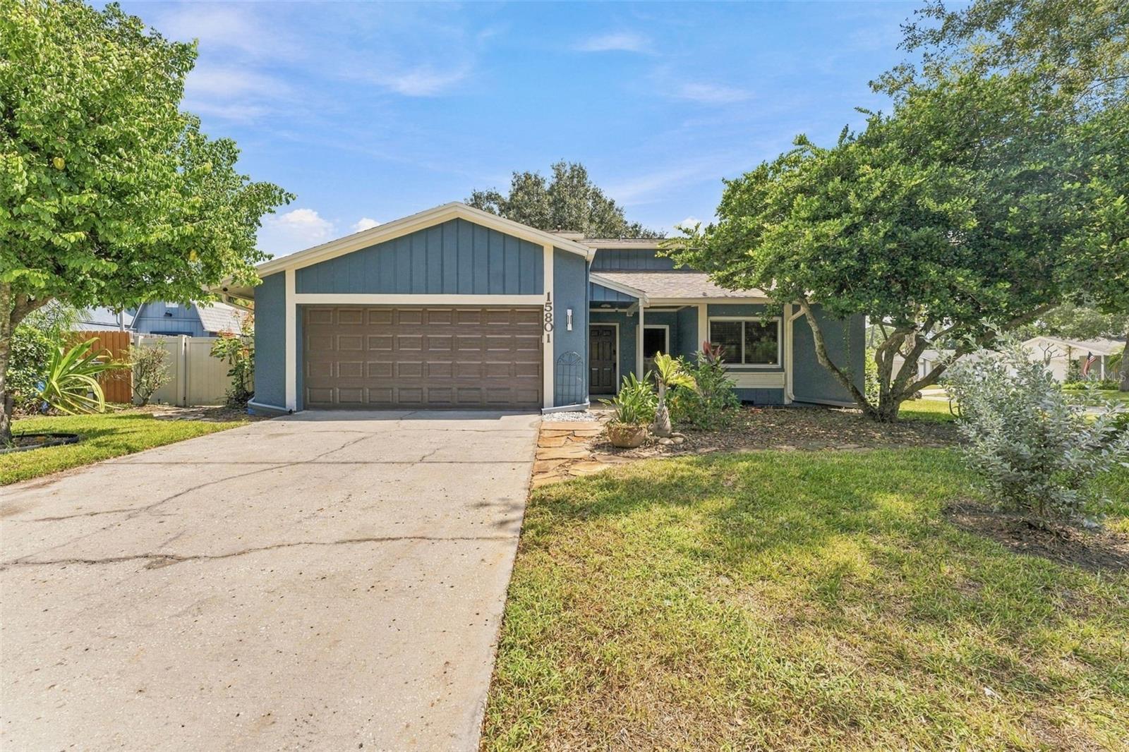 15801 Country Lake Dr Property Photo 1
