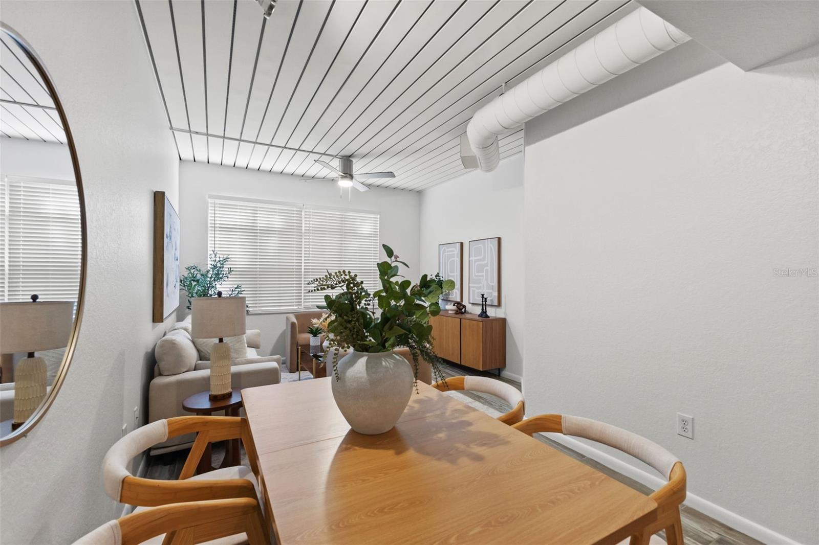 2411 W Horatio St #519 Property Photo 4