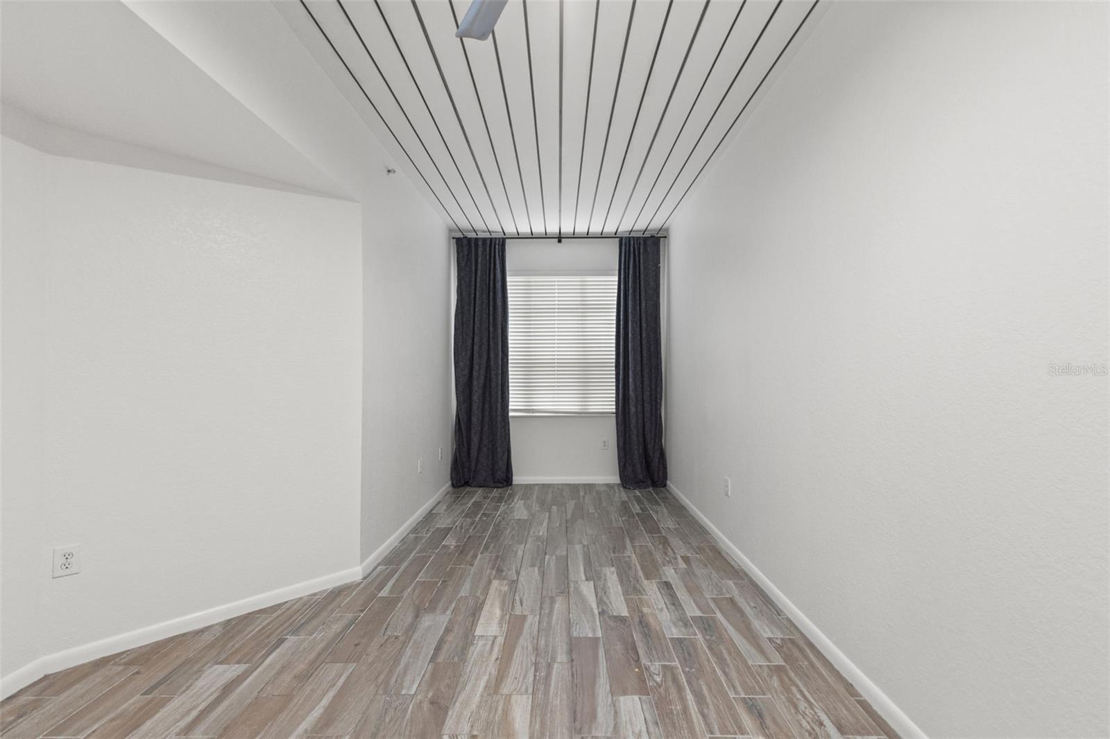 2411 W Horatio St #519 Property Photo 19